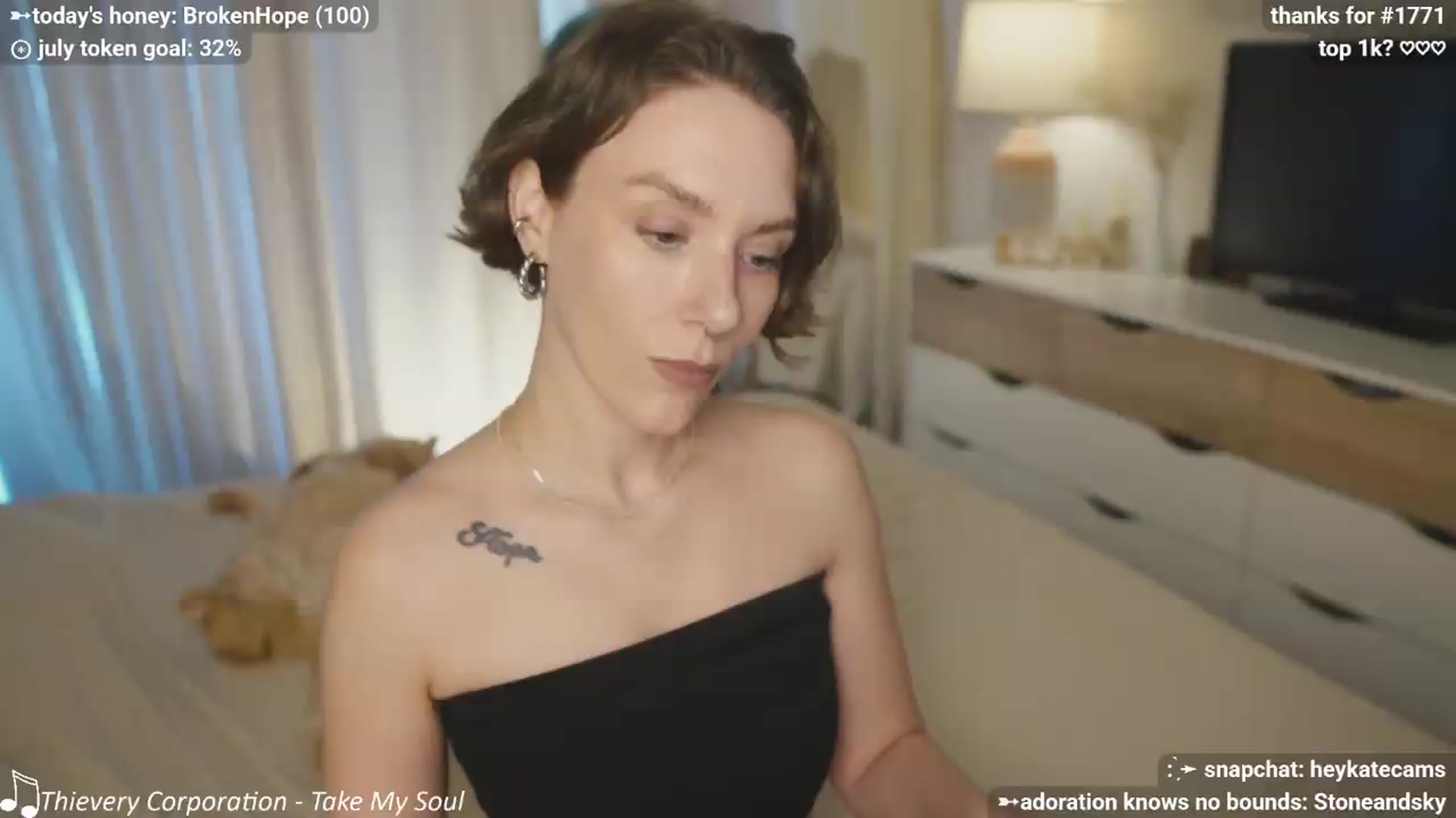 Gallery image thumbnail from HeyKate's myfreecams stream on, 07/19/2026, 03:48 image 2 of 20