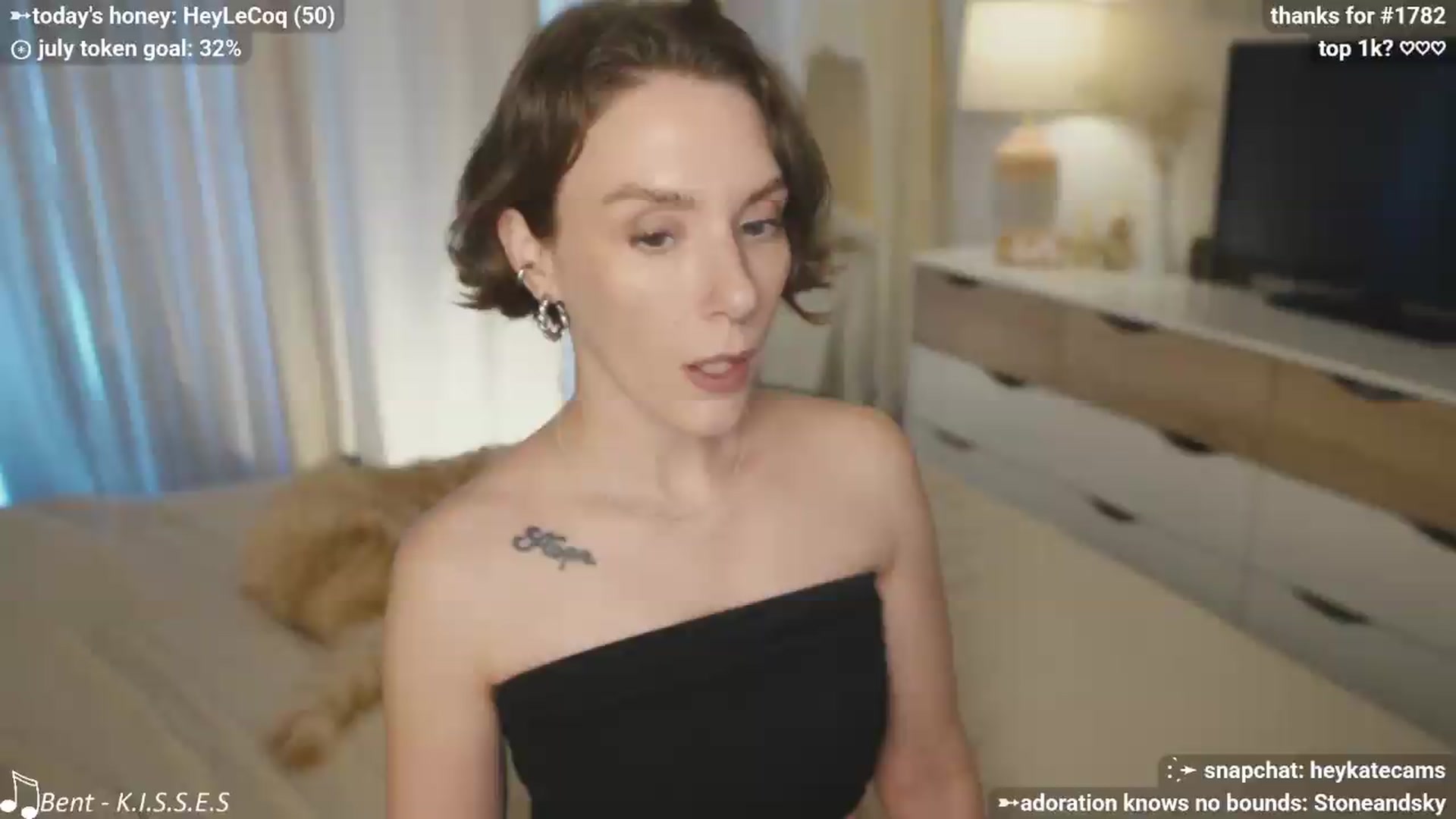 Gallery image thumbnail from HeyKate's myfreecams stream on, 07/19/2026, 03:48 image 1 of 20