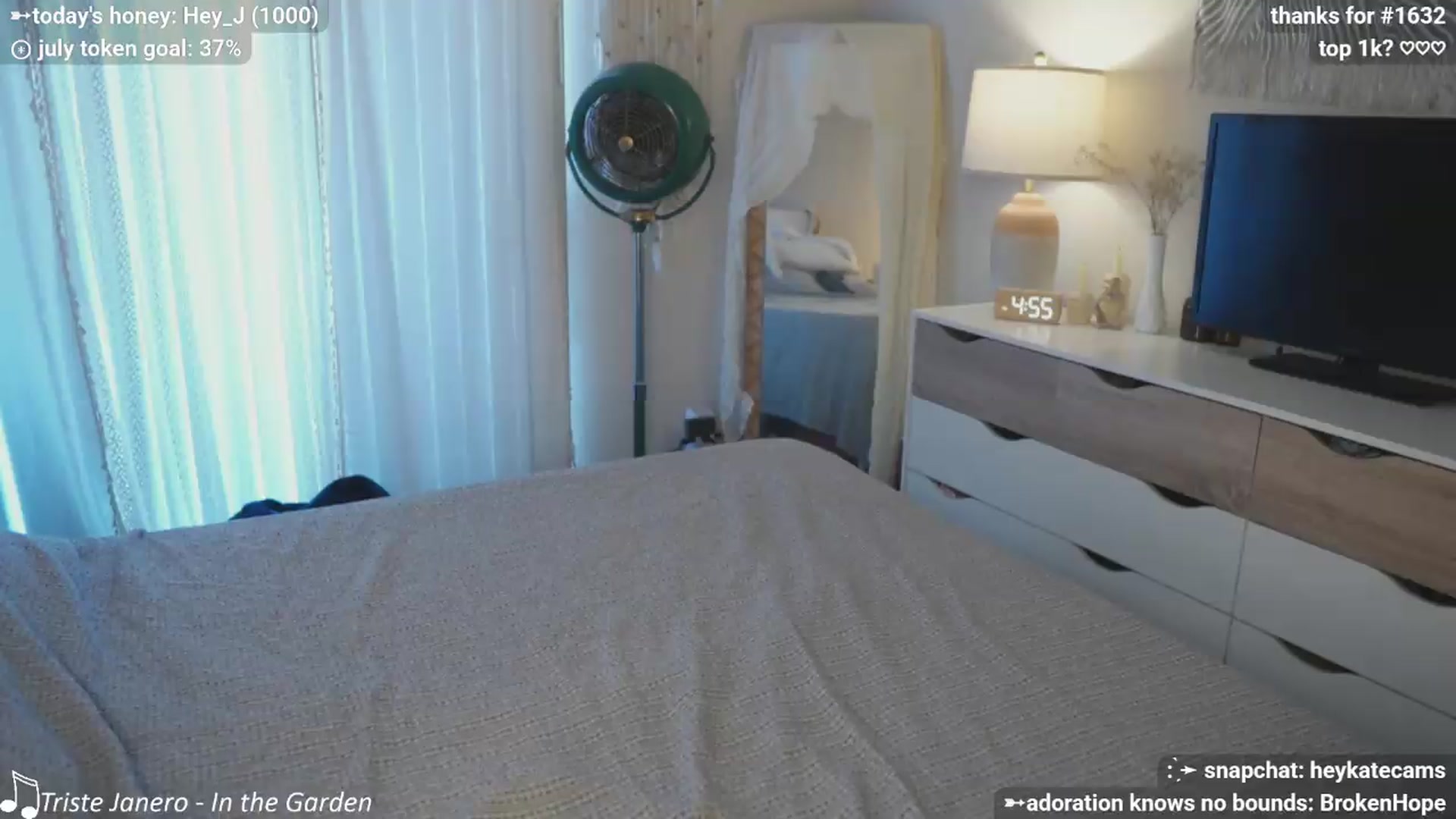 Gallery image thumbnail from HeyKate's myfreecams stream on, 07/20/2026, 01:38 image 8 of 20