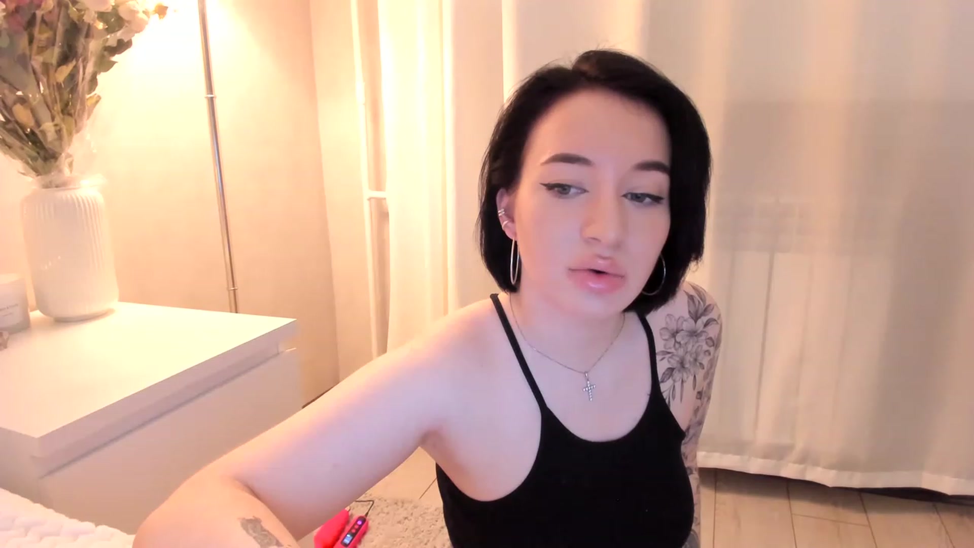 Gallery image thumbnail from HeyRose's myfreecams stream on, 03/27/2023, 13:29 image 17 of 20