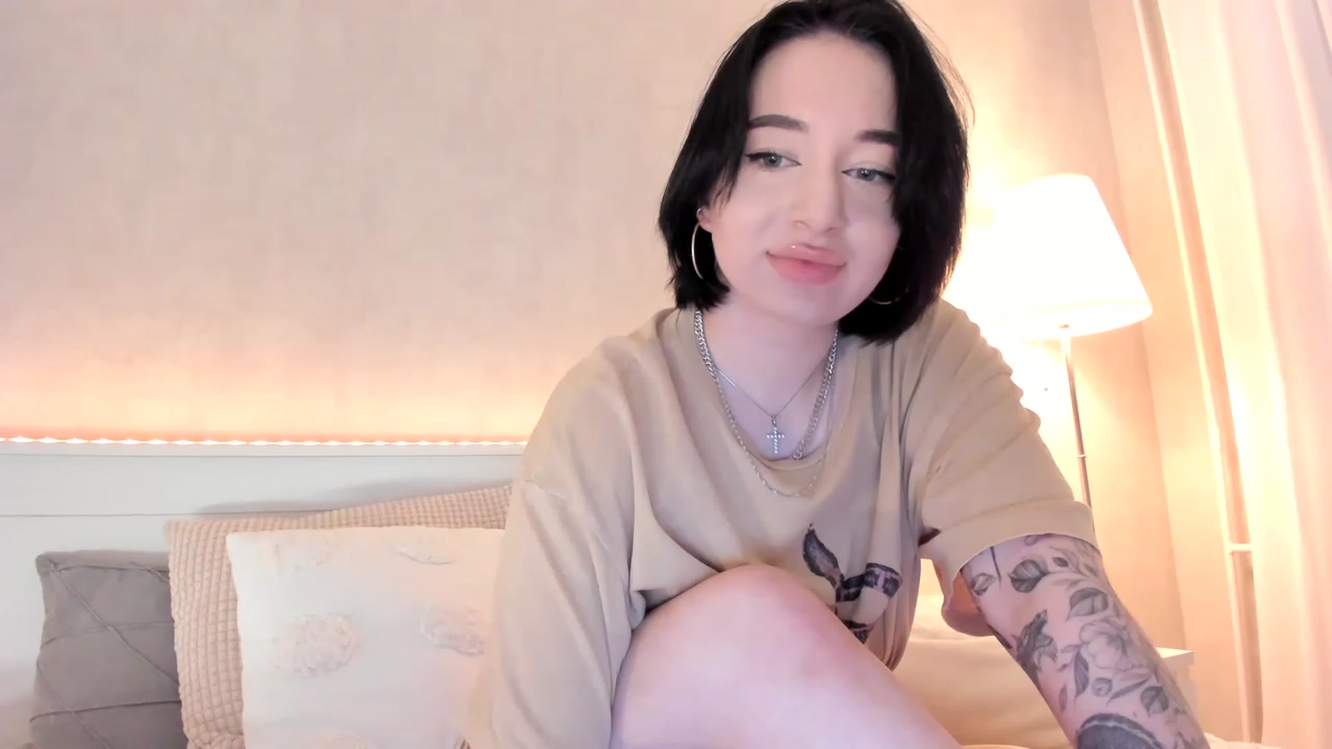 Gallery image thumbnail from HeyRose's myfreecams stream on, 04/22/2023, 13:35 image 16 of 20