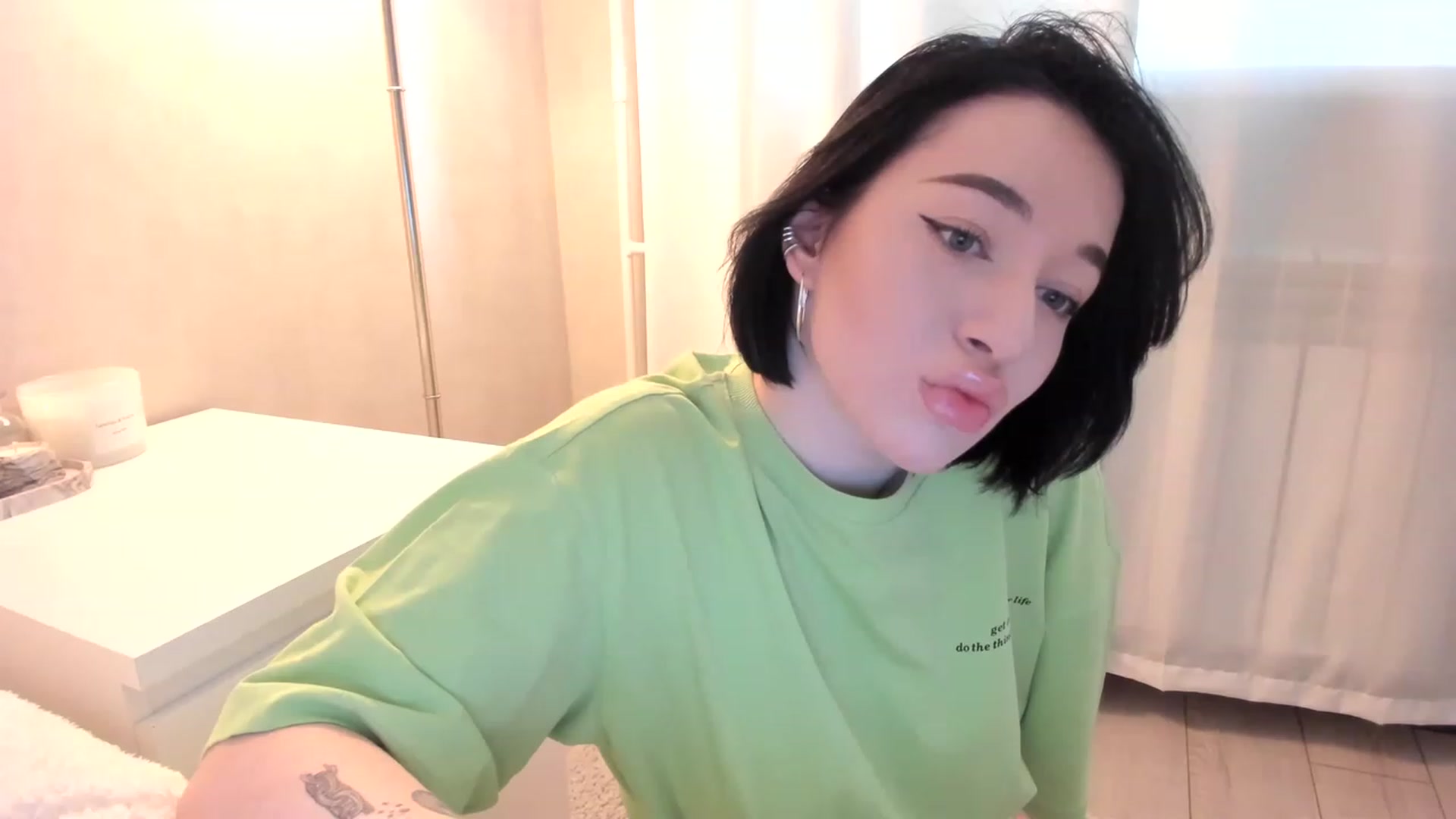 Gallery image thumbnail from HeyRose's myfreecams stream on, 04/24/2023, 10:30 image 18 of 20