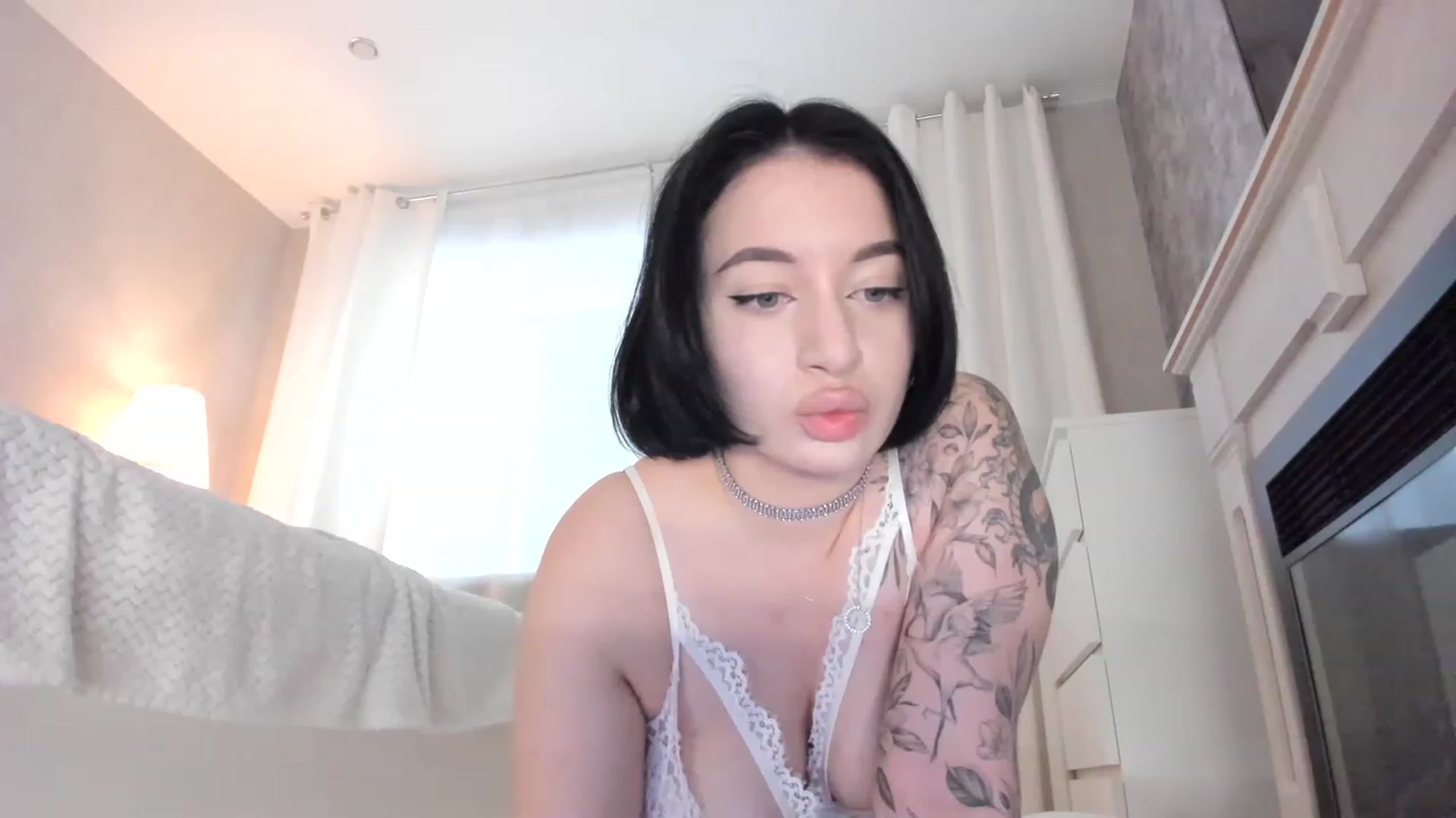 Gallery image thumbnail from HeyRose's myfreecams stream on, 06/21/2023, 08:06 image 4 of 20