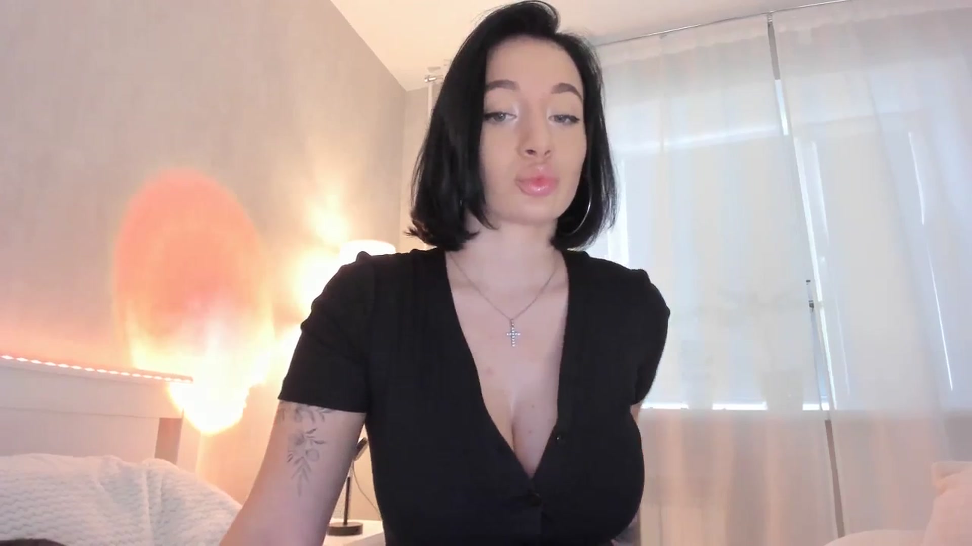 Gallery image thumbnail from HeyRose's myfreecams stream on, 09/12/2023, 06:36 image 2 of 20
