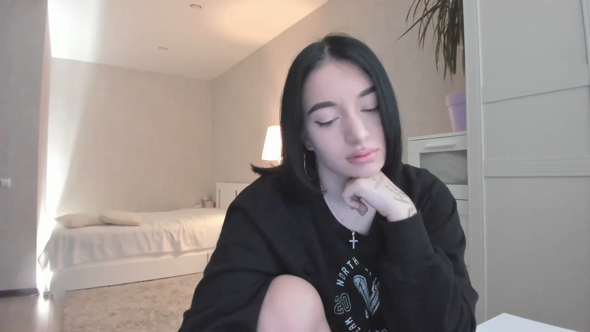 Gallery image thumbnail from HeyRose's myfreecams stream on, 10/18/2023, 05:57 image 8 of 20