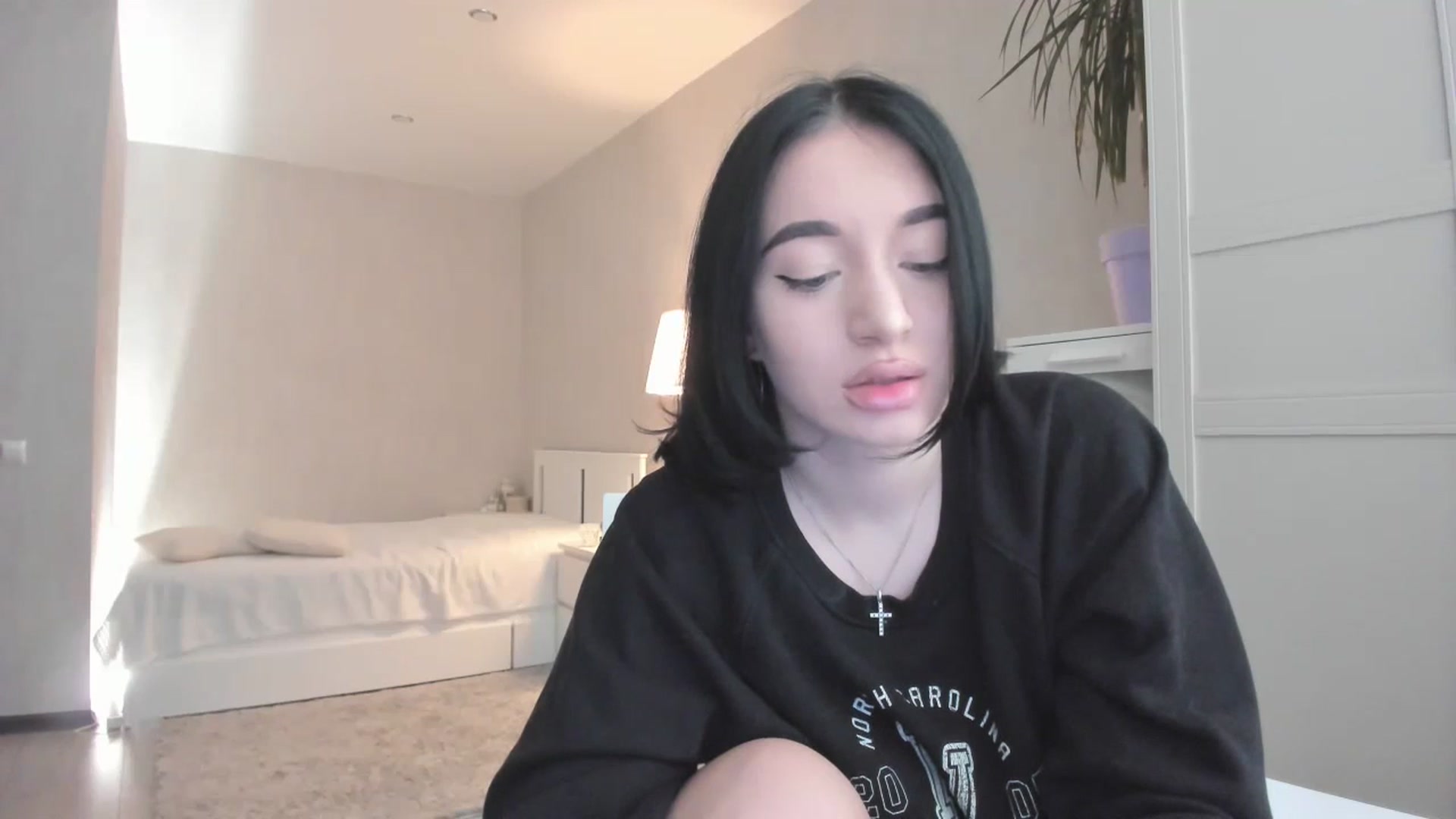 Gallery image thumbnail from HeyRose's myfreecams stream on, 10/18/2023, 05:57 image 12 of 20