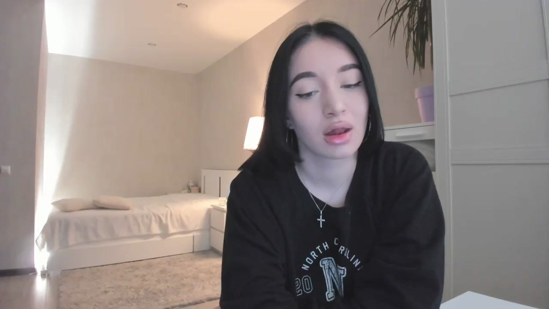 Gallery image thumbnail from HeyRose's myfreecams stream on, 10/18/2023, 05:57 image 1 of 20