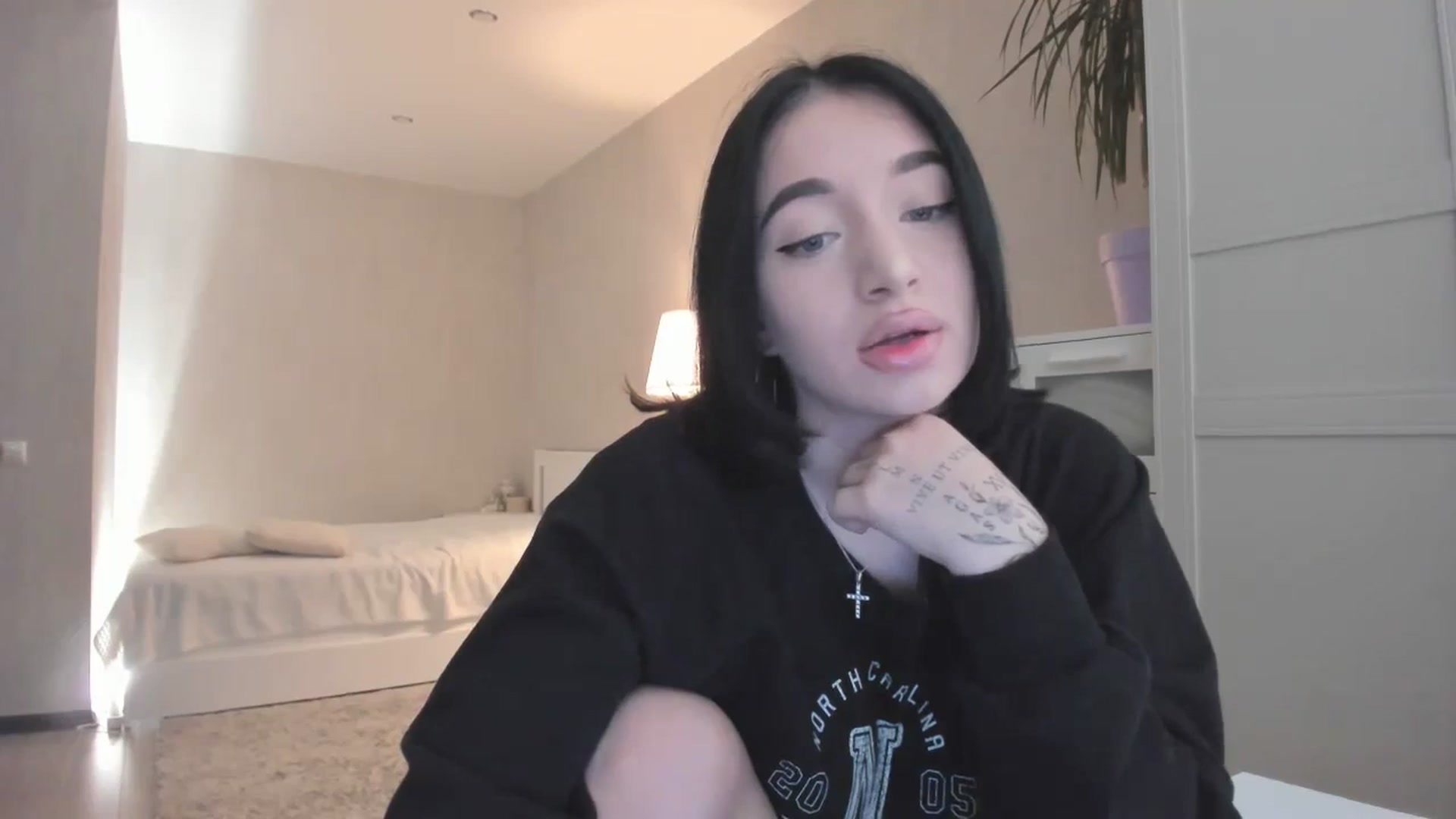 Gallery image thumbnail from HeyRose's myfreecams stream on, 10/18/2023, 05:57 image 2 of 20