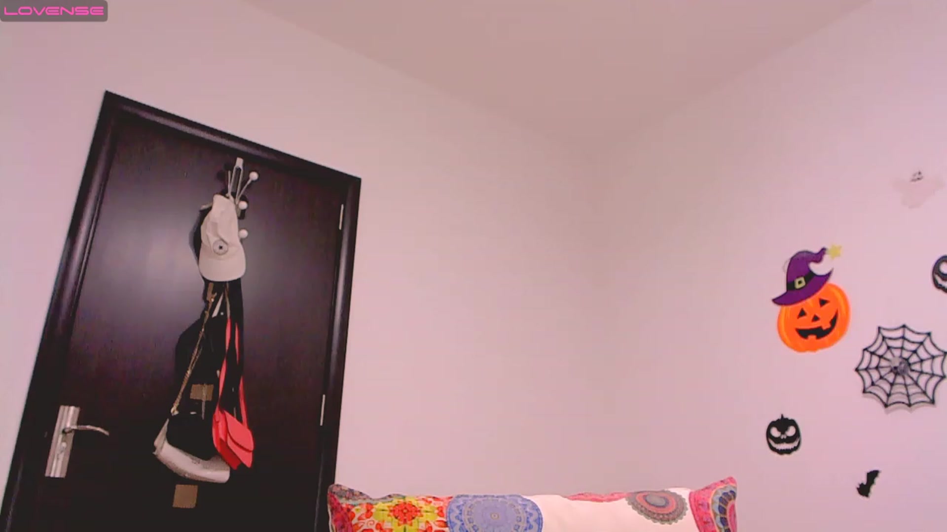 Gallery image thumbnail from Hey_yumyy's myfreecams stream on, 11/22/2022, 19:17 image 16 of 20