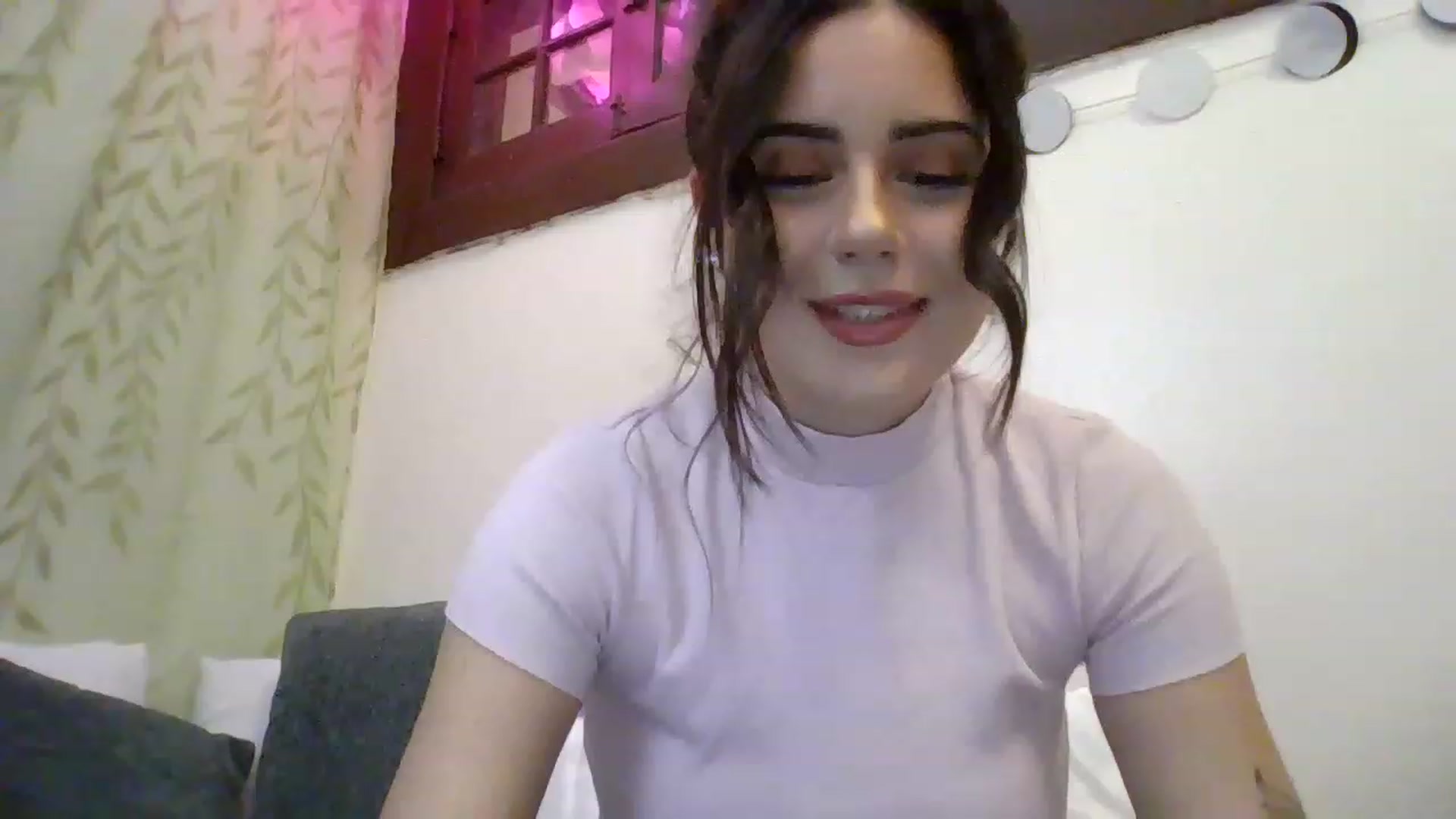 Gallery image thumbnail from Heyheyhoehoe's myfreecams stream on, 11/26/2022, 03:02 image 1 of 20