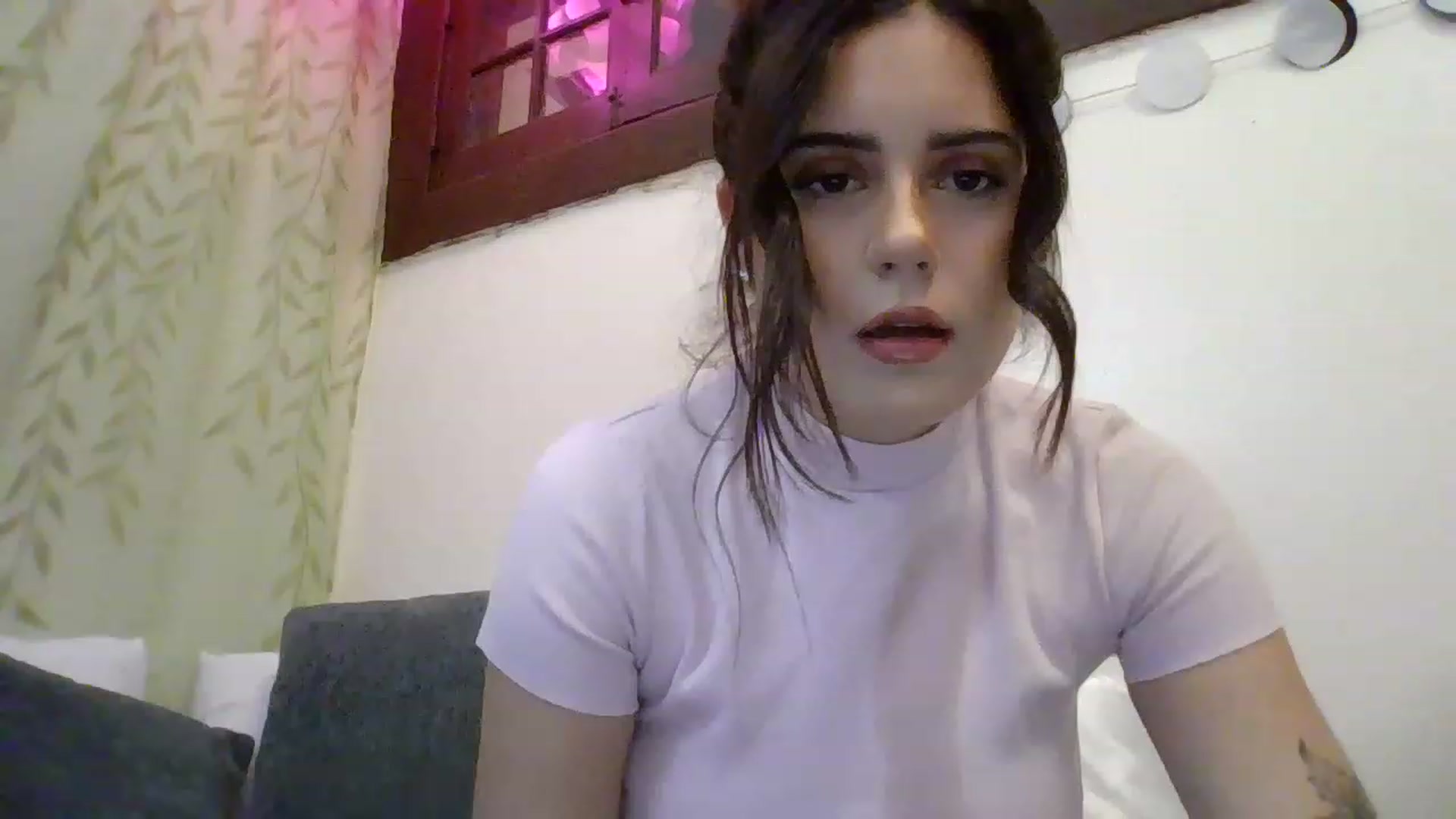 Gallery image thumbnail from Heyheyhoehoe's myfreecams stream on, 11/26/2022, 03:02 image 4 of 20
