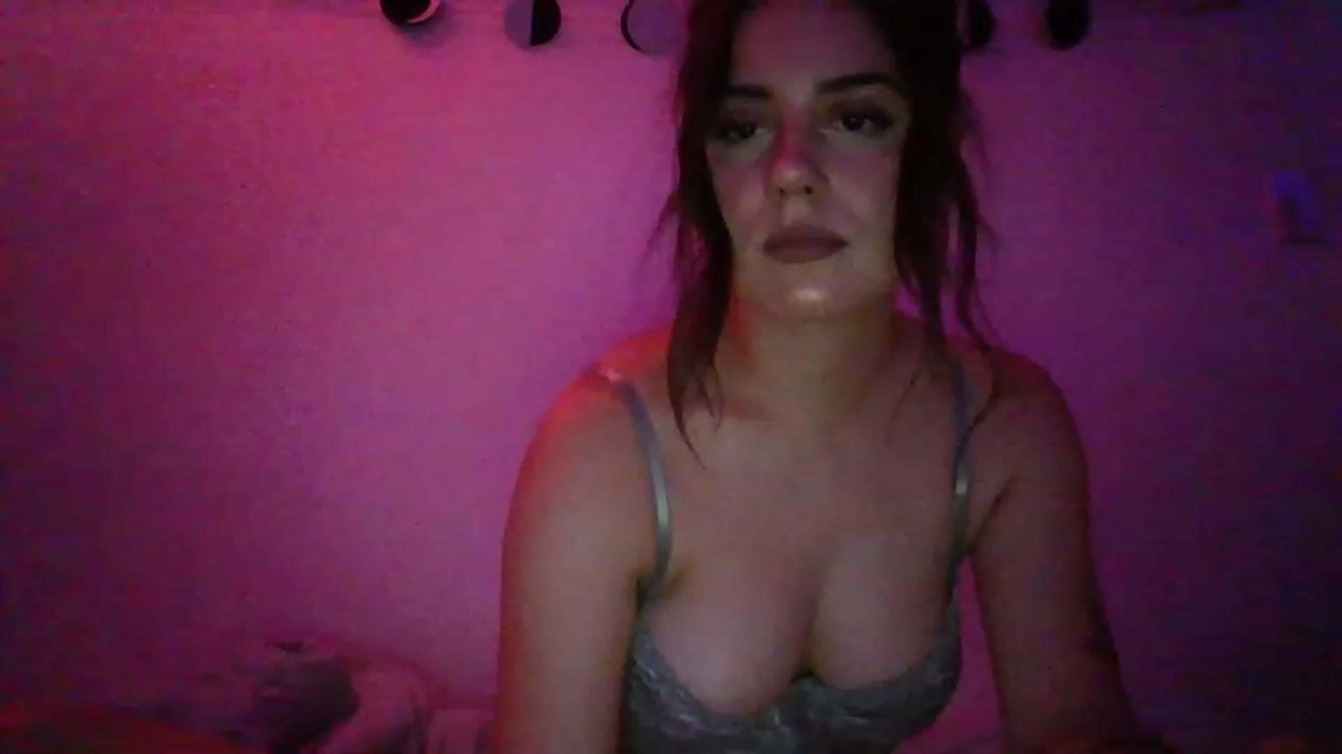 Gallery image thumbnail from Heyheyhoehoe's myfreecams stream on, 12/01/2022, 10:04 image 1 of 20