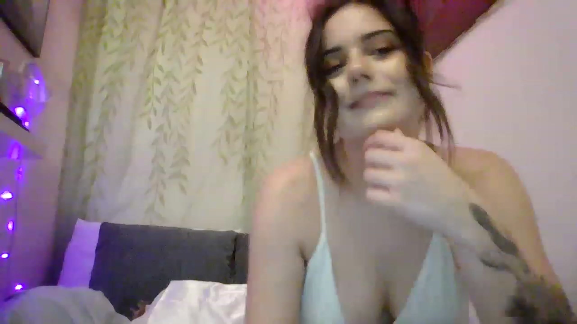 Gallery image thumbnail from Heyheyhoehoe's myfreecams stream on, 12/02/2022, 02:19 image 16 of 20