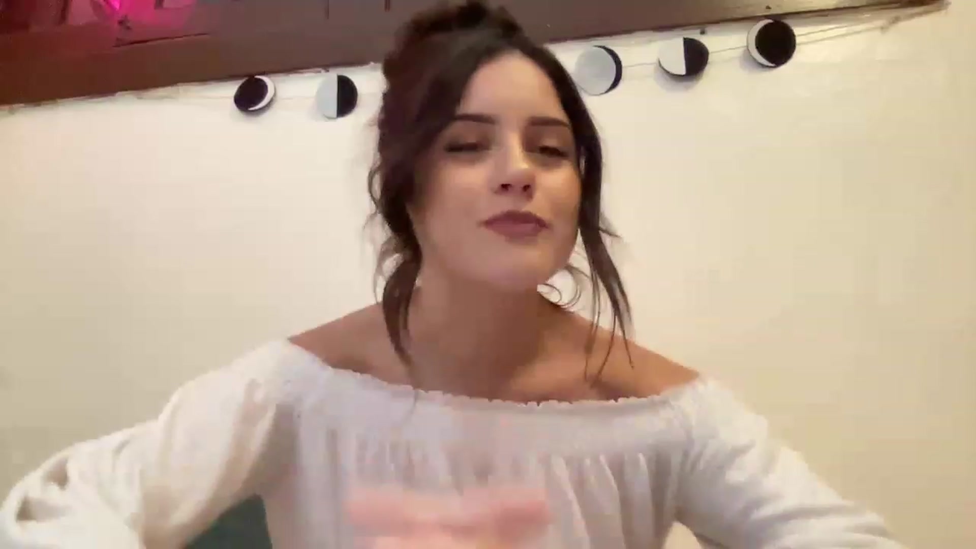 Gallery image thumbnail from Heyheyhoehoe's myfreecams stream on, 12/08/2022, 01:17 image 10 of 20