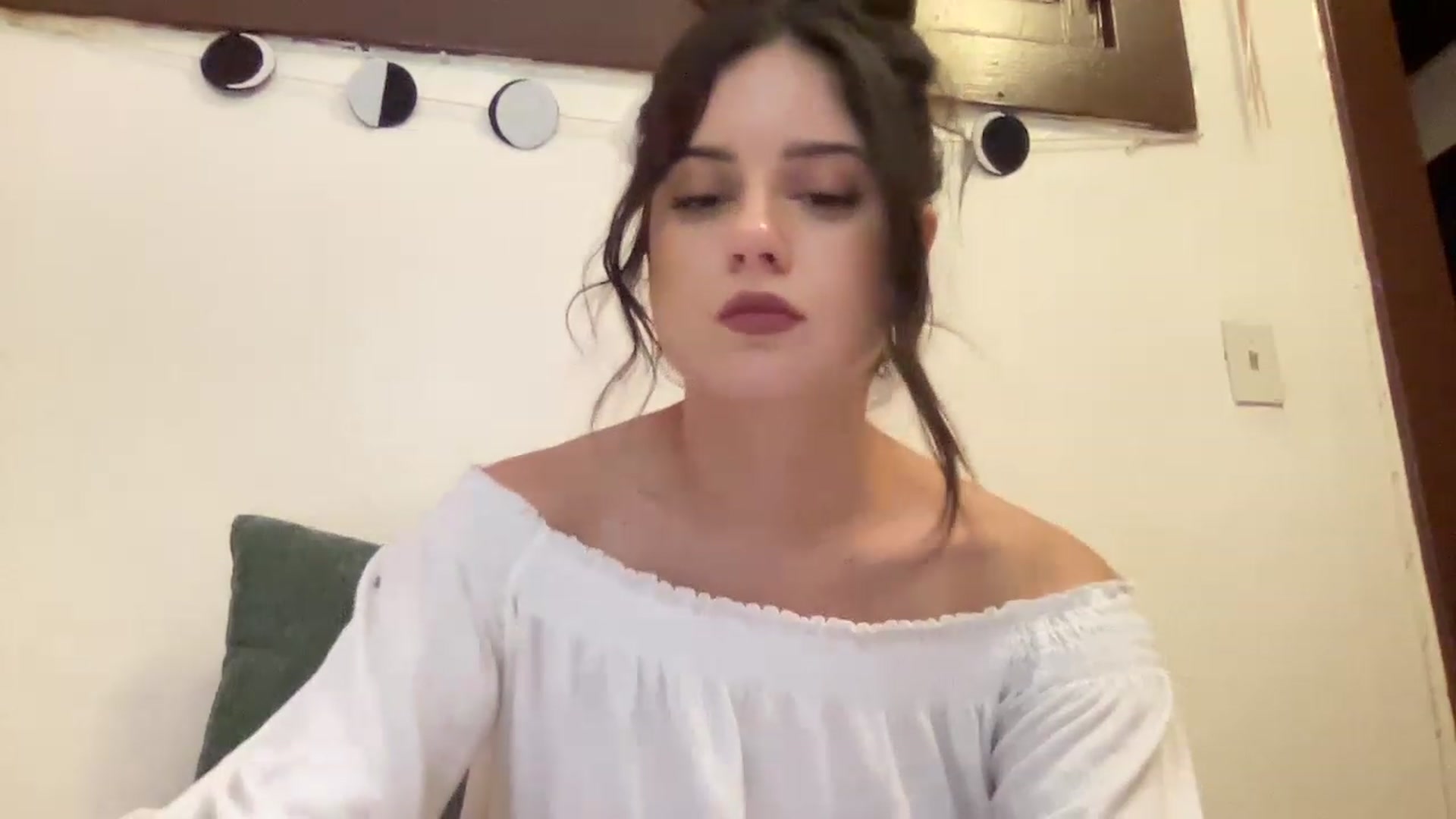 Gallery image thumbnail from Heyheyhoehoe's myfreecams stream on, 12/08/2022, 06:57 image 10 of 20