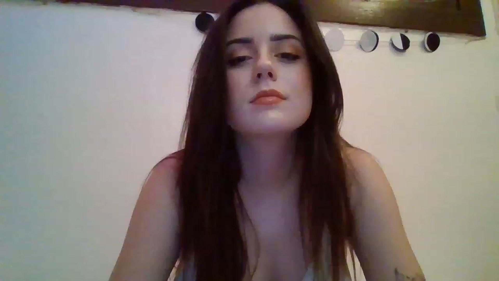 Gallery image thumbnail from Heyheyhoehoe's myfreecams stream on, 01/06/2023, 02:27 image 15 of 20