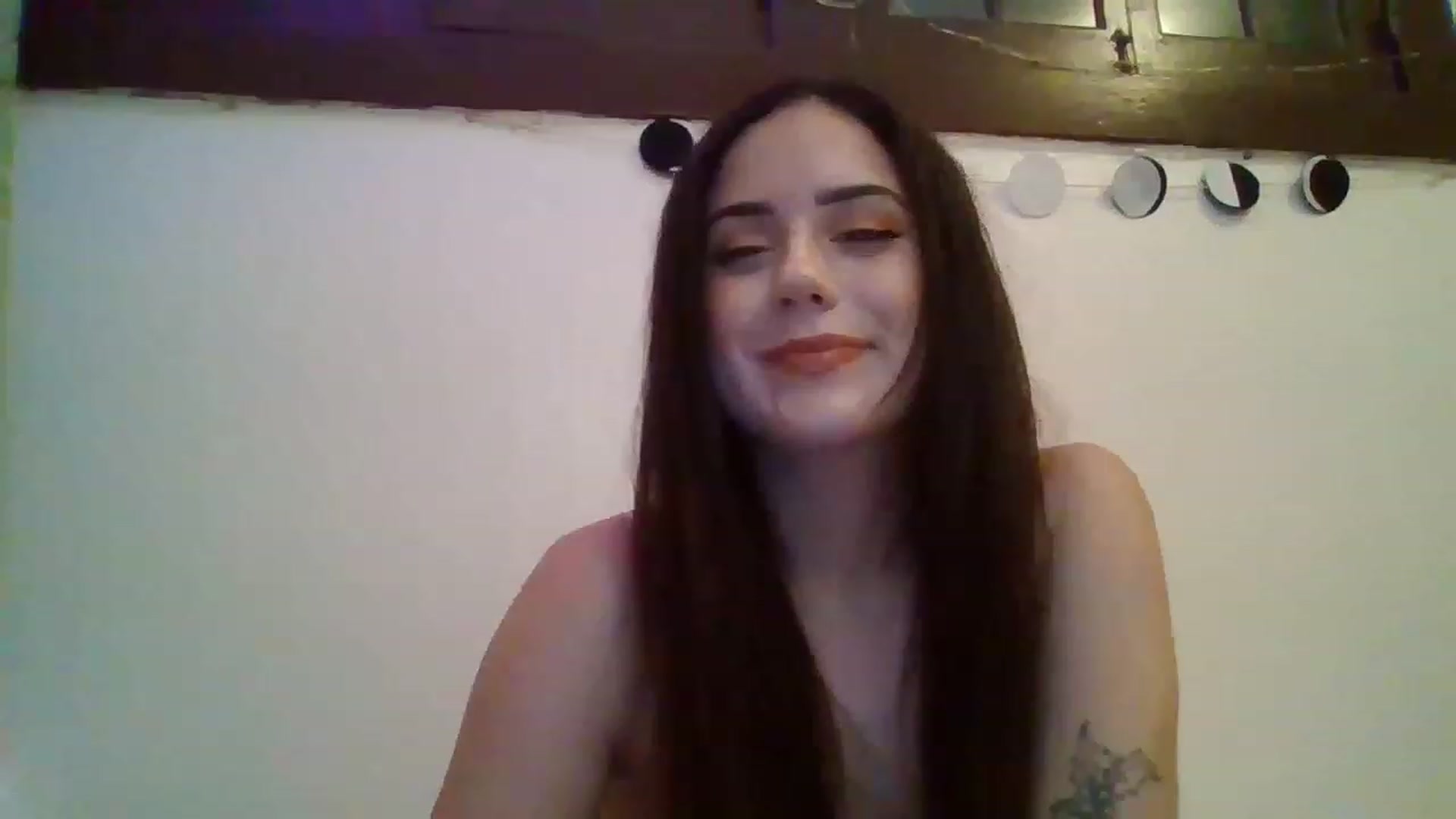 Gallery image thumbnail from Heyheyhoehoe's myfreecams stream on, 01/06/2023, 02:27 image 1 of 20