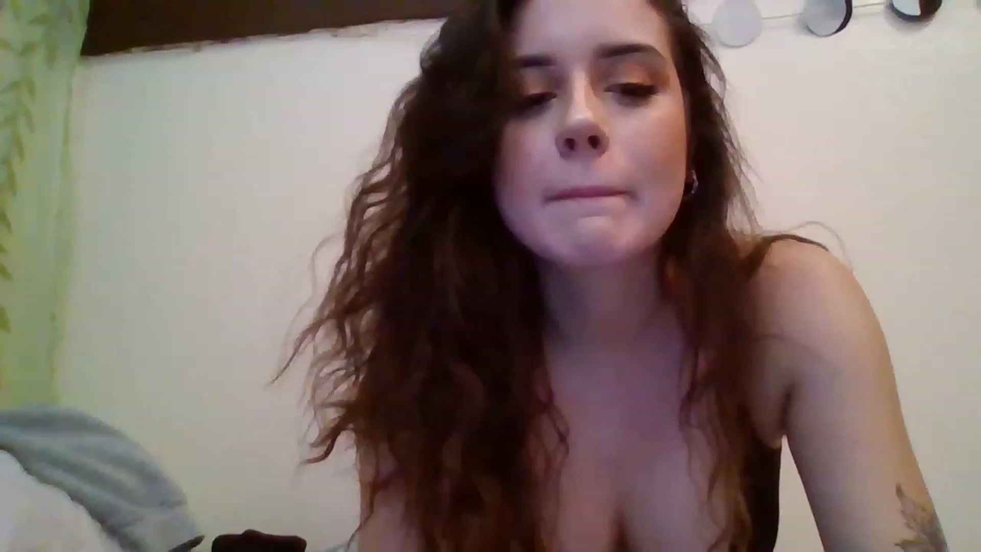 Gallery image thumbnail from Heyheyhoehoe's myfreecams stream on, 01/18/2023, 01:29 image 5 of 20