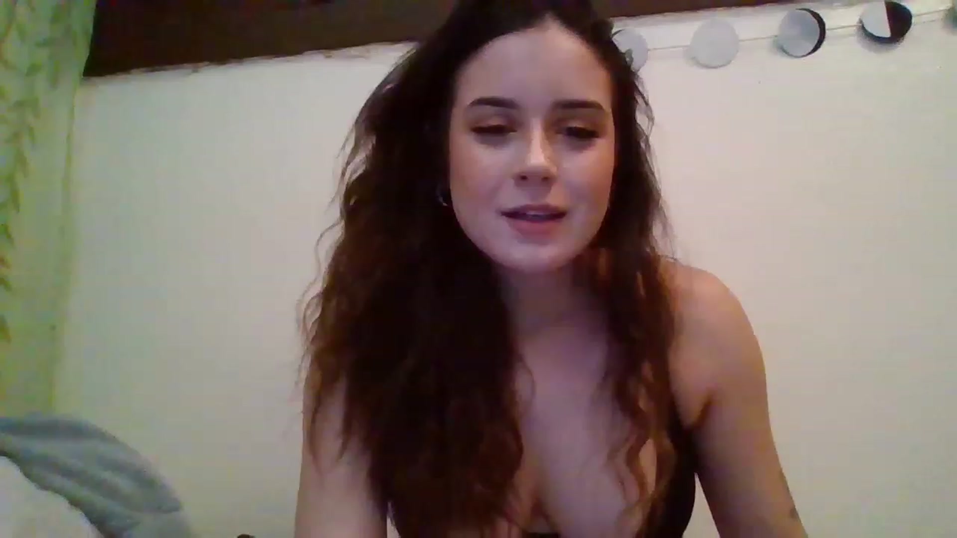 Gallery image thumbnail from Heyheyhoehoe's myfreecams stream on, 01/18/2023, 01:29 image 11 of 20