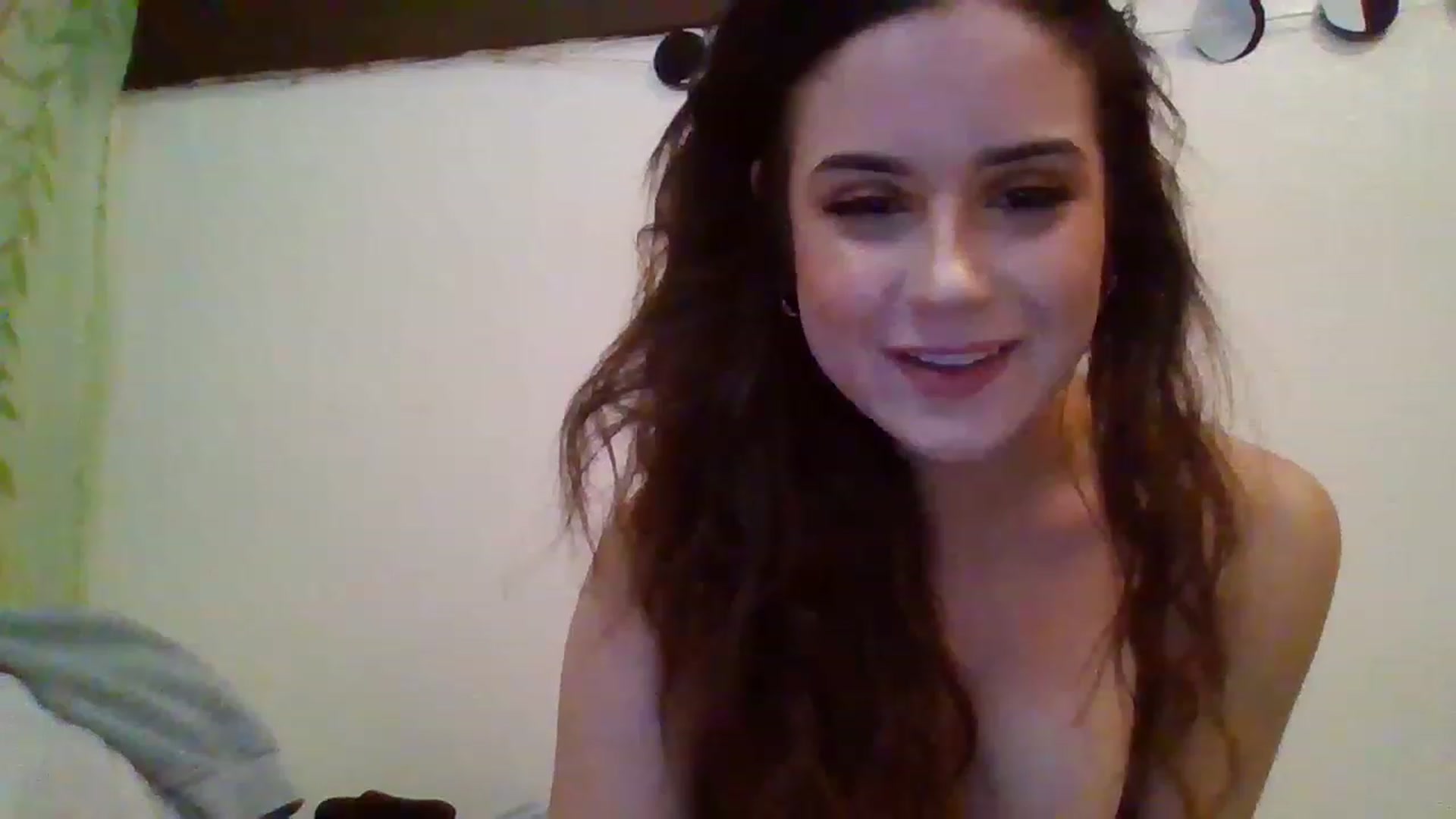 Gallery image thumbnail from Heyheyhoehoe's myfreecams stream on, 01/18/2023, 01:29 image 9 of 20