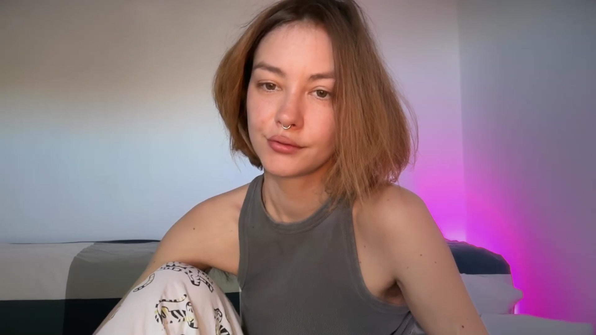 Gallery image thumbnail from Hhairytale's myfreecams stream on, 04/07/2026, 12:25 image 18 of 20