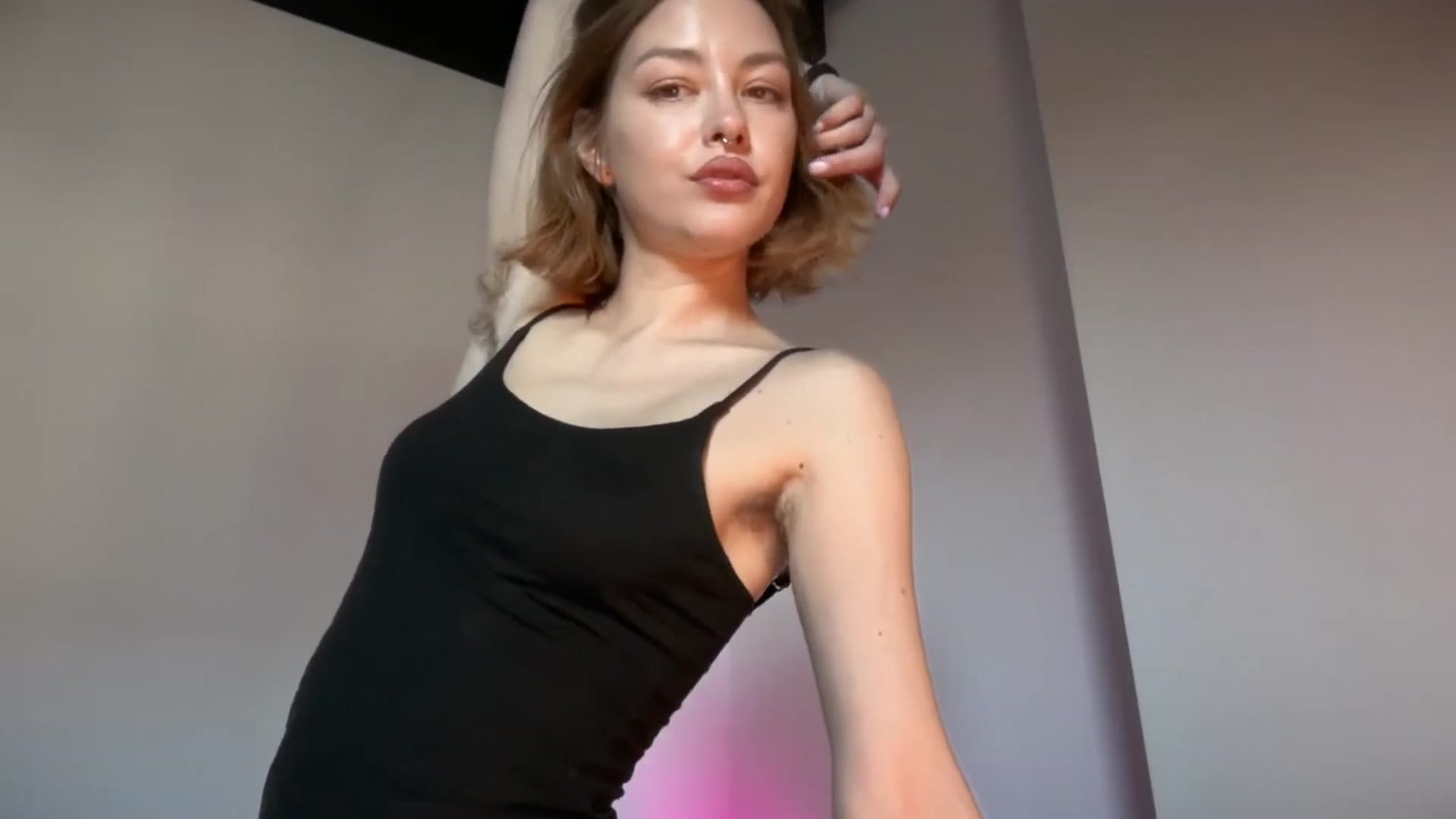 Gallery image thumbnail from Hhairytale's myfreecams stream on, 04/15/2026, 13:38 image 11 of 20