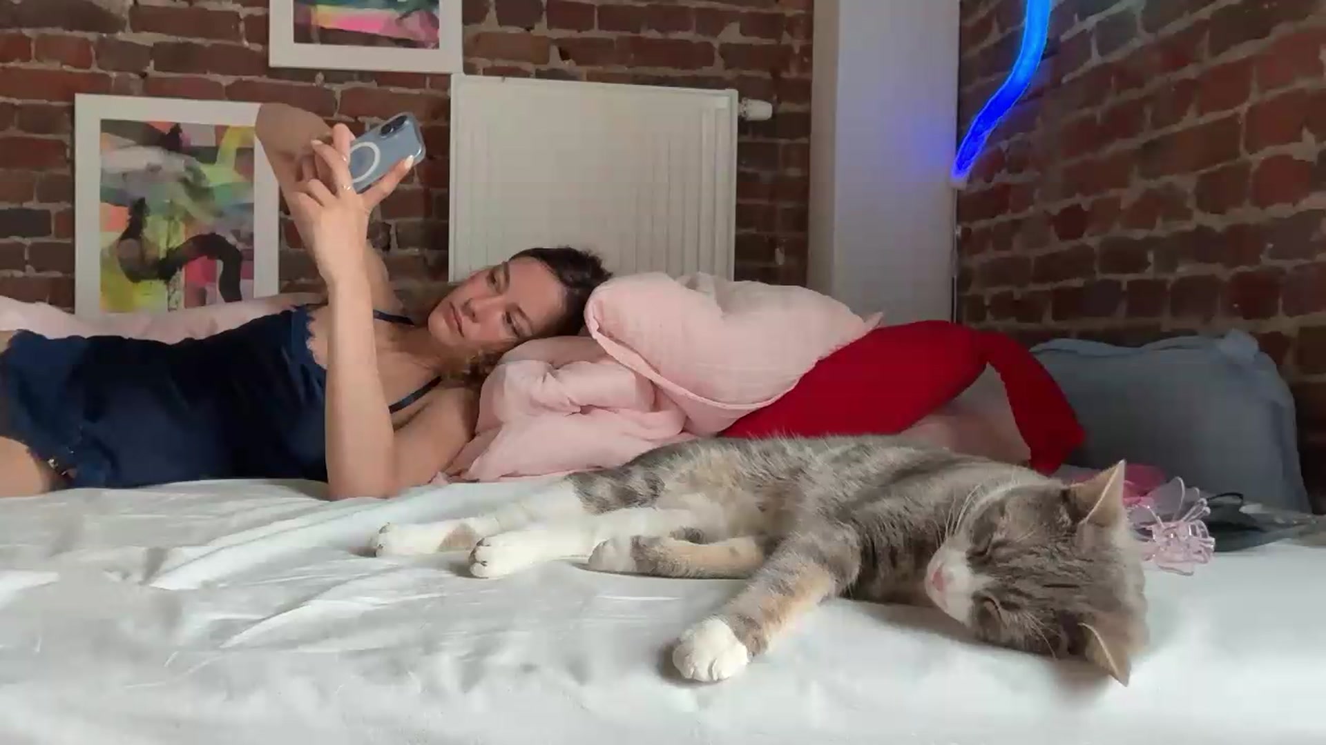 Gallery image thumbnail from Hhairytale's myfreecams stream on, 06/30/2026, 15:10 image 13 of 20