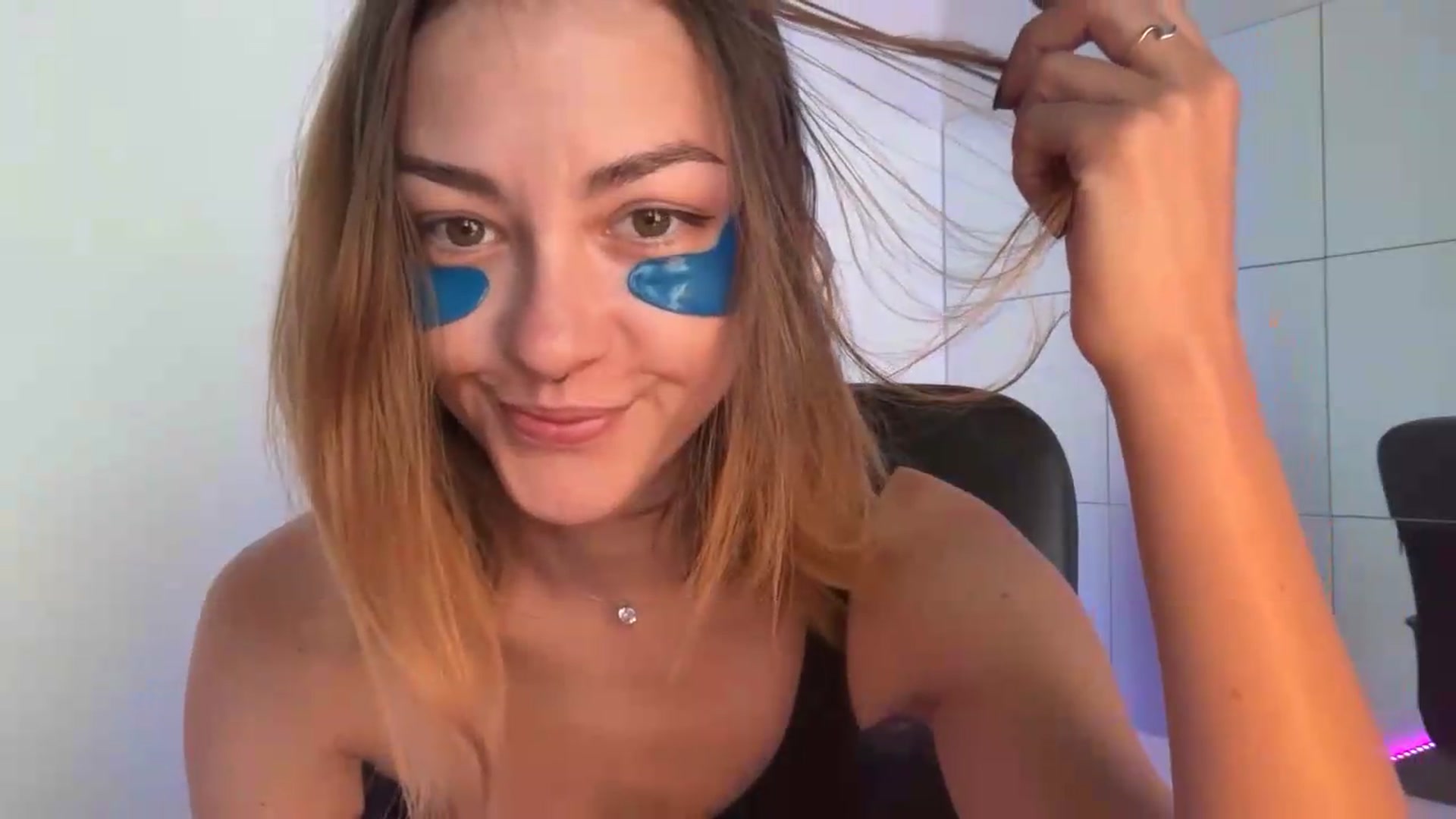 Gallery image thumbnail from Hhairytale's myfreecams stream on, 09/18/2026, 12:31 image 16 of 20