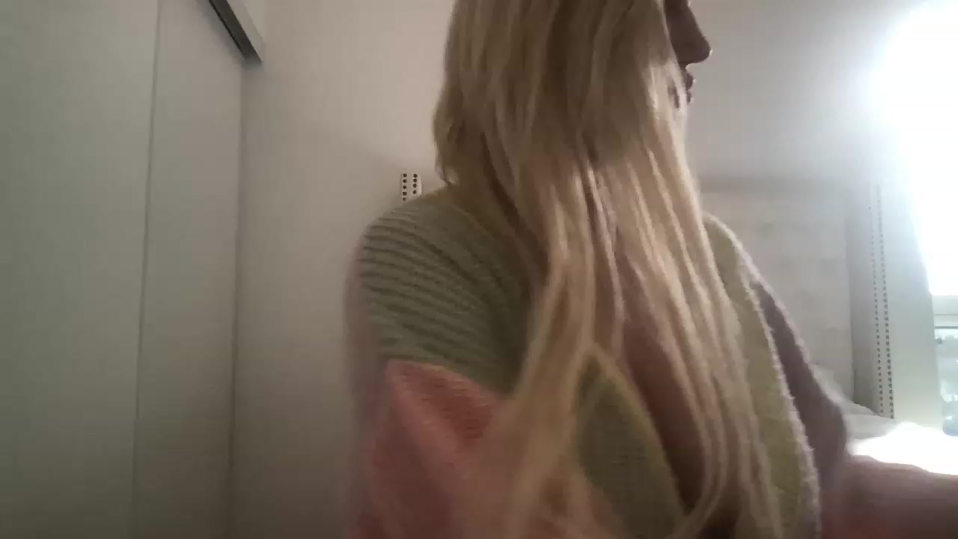 Gallery image thumbnail from Hi_Katya's myfreecams stream on, 01/31/2023, 19:37 image 14 of 20