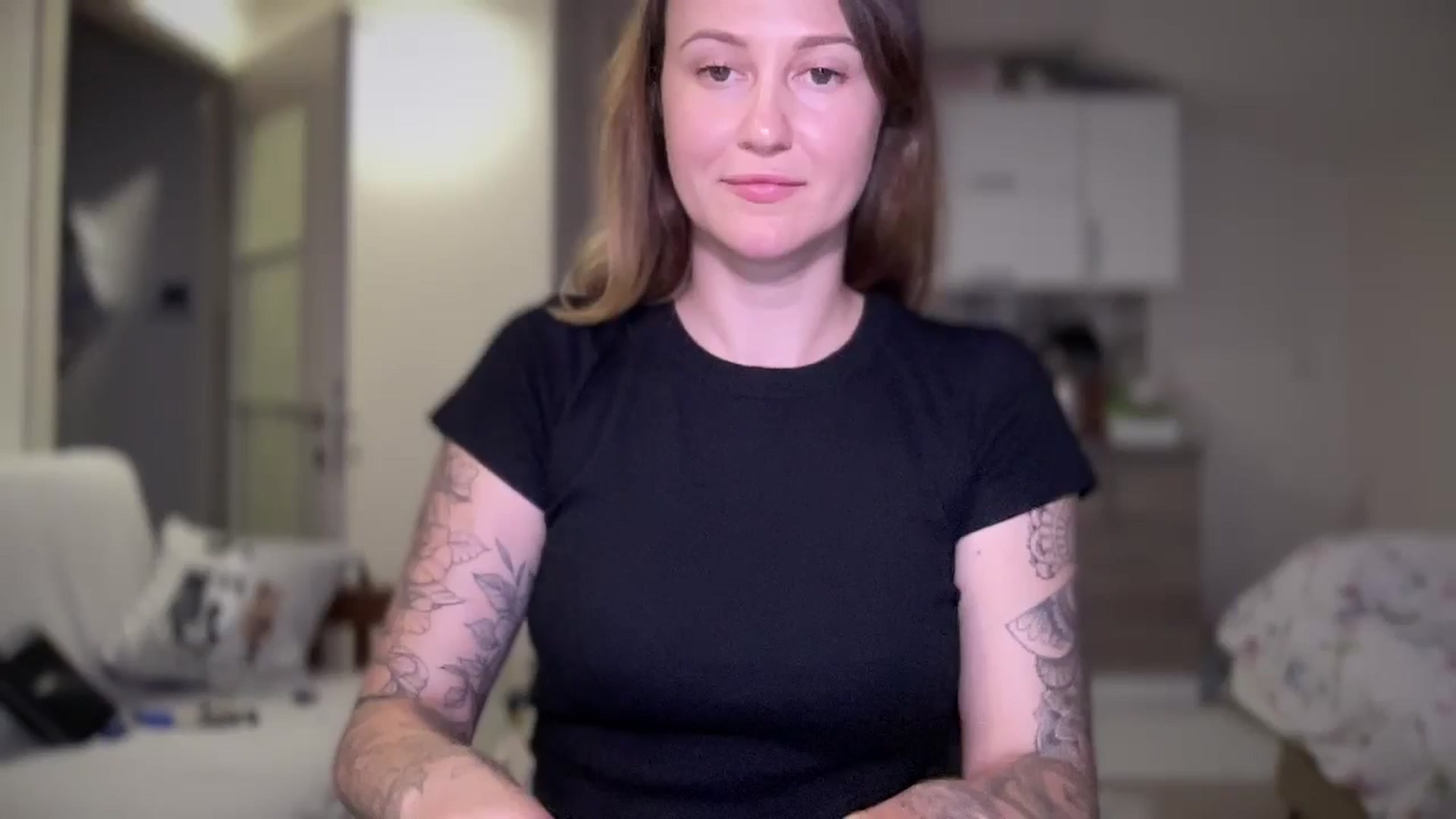 Gallery image thumbnail from Hi_Love's myfreecams stream on, 07/17/2025, 17:31 image 8 of 20