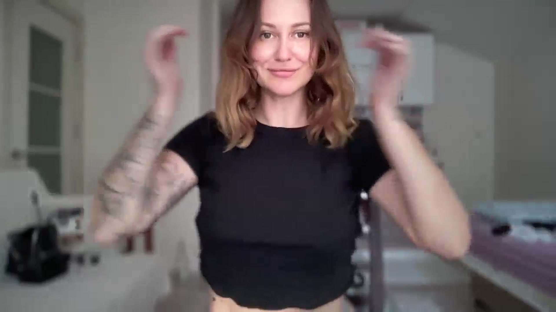 Gallery image thumbnail from Hi_Love's myfreecams stream on, 07/22/2025, 16:09 image 12 of 20