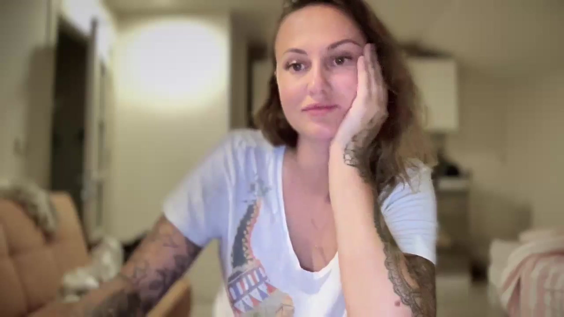 Gallery image thumbnail from Hi_Love's myfreecams stream on, 07/28/2025, 18:04 image 13 of 20