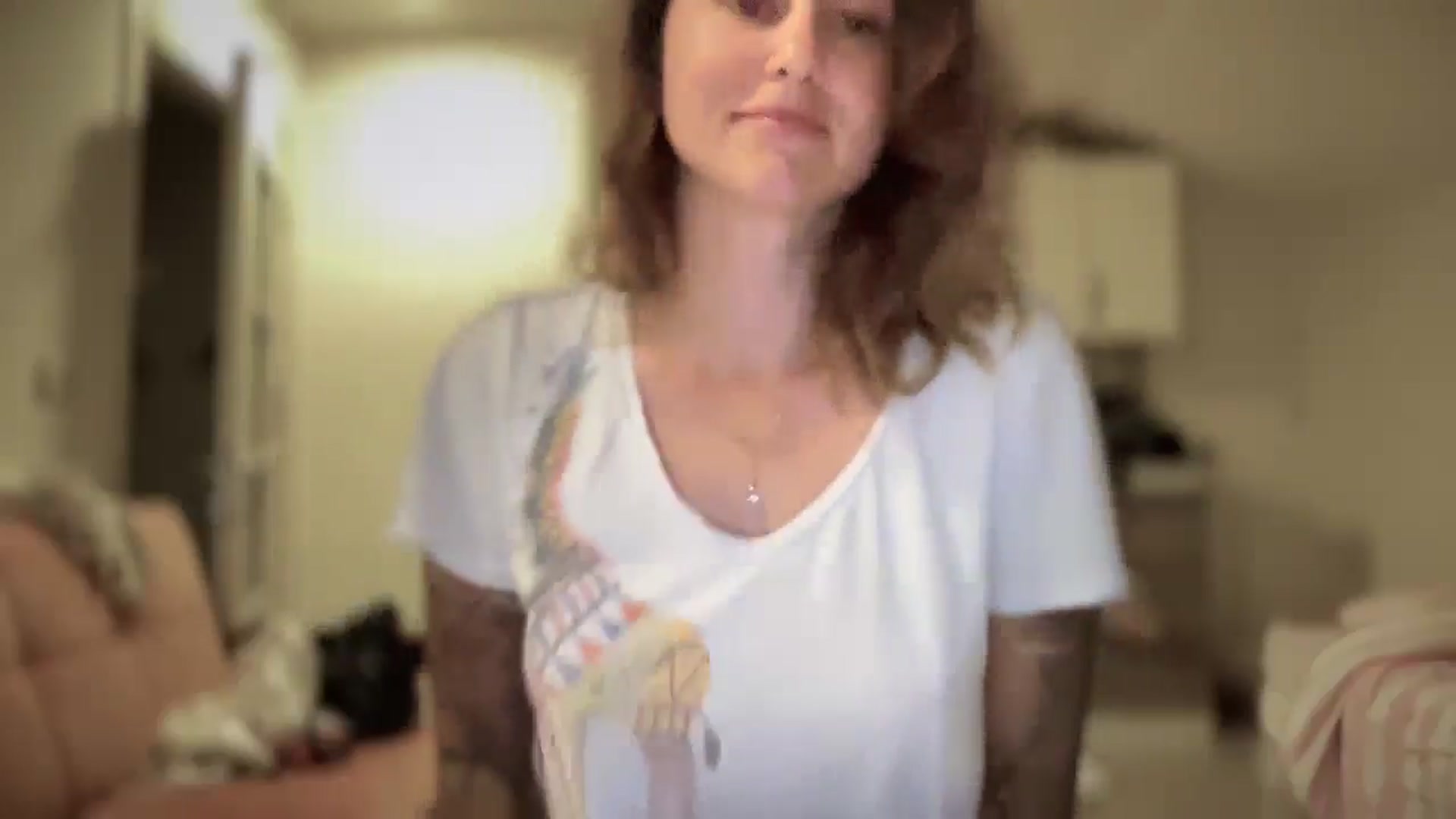 Gallery image thumbnail from Hi_Love's myfreecams stream on, 07/28/2025, 18:04 image 3 of 20