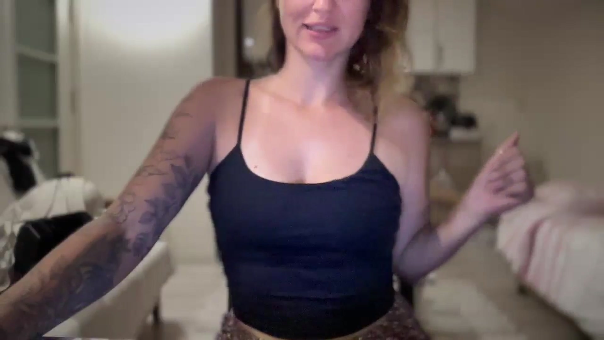 Gallery image thumbnail from Hi_Love's myfreecams stream on, 07/30/2025, 17:45 image 20 of 20