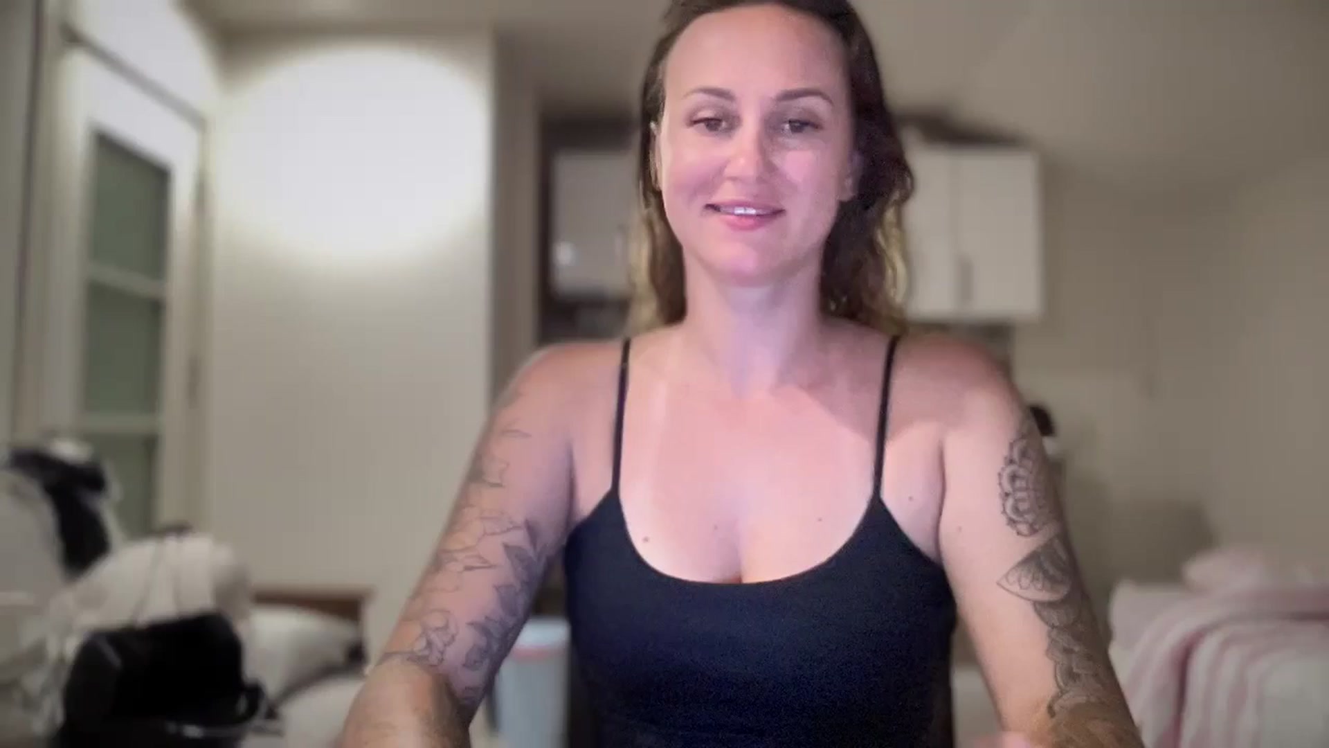 Gallery image thumbnail from Hi_Love's myfreecams stream on, 07/30/2025, 17:45 image 1 of 20