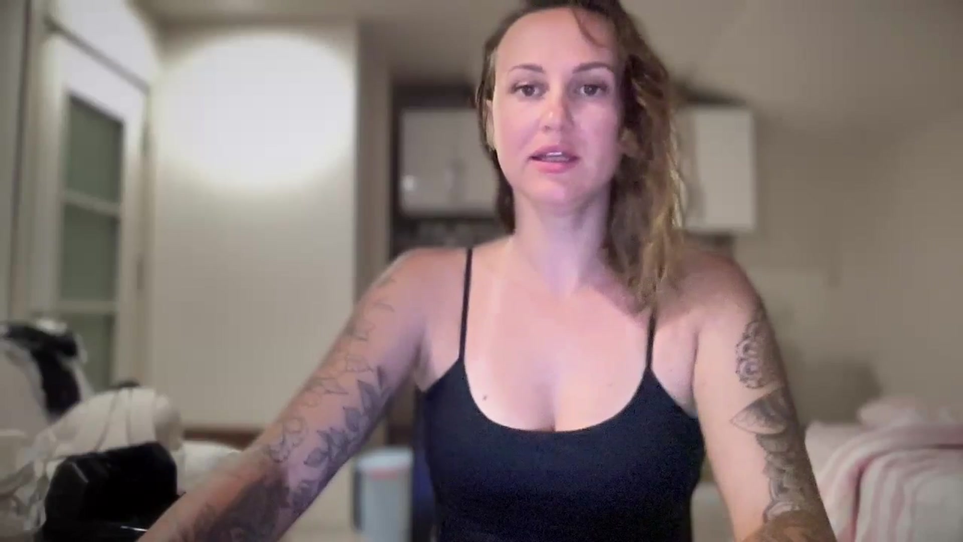 Gallery image thumbnail from Hi_Love's myfreecams stream on, 07/30/2025, 17:45 image 2 of 20