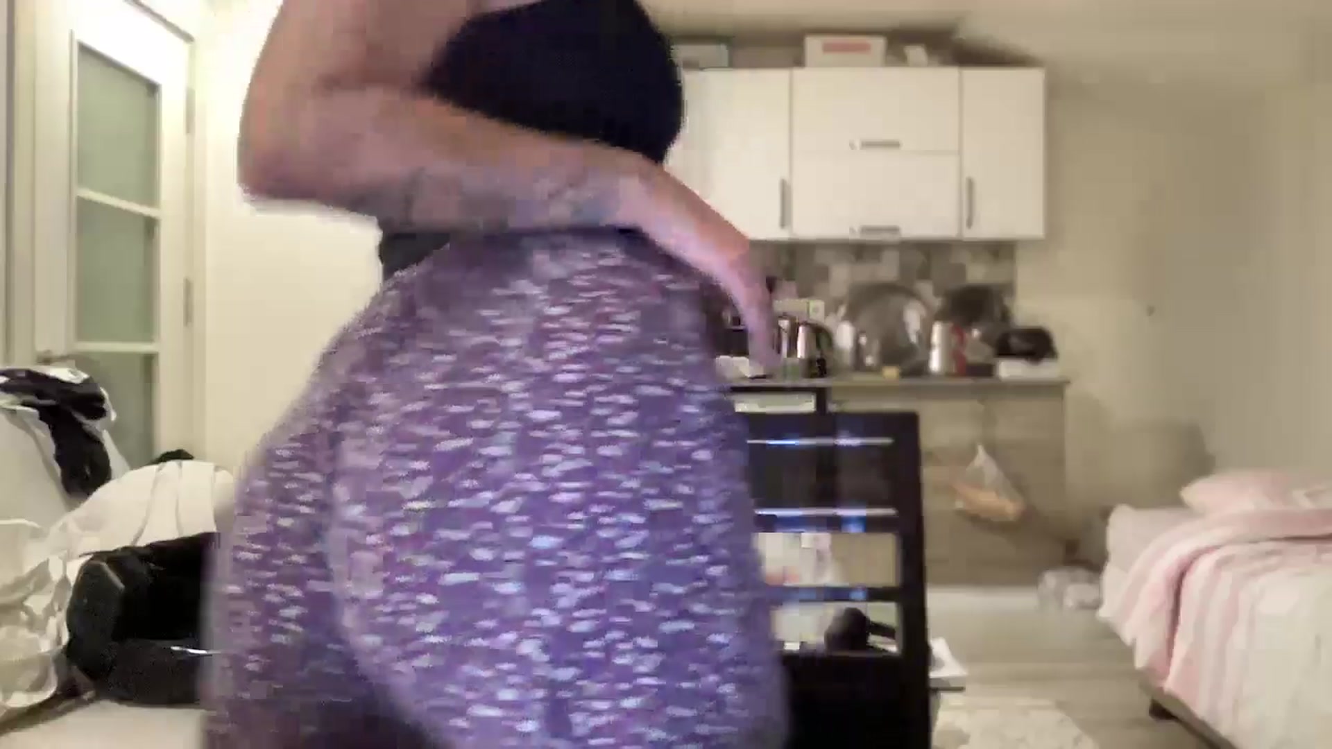 Gallery image thumbnail from Hi_Love's myfreecams stream on, 07/30/2025, 17:45 image 5 of 20