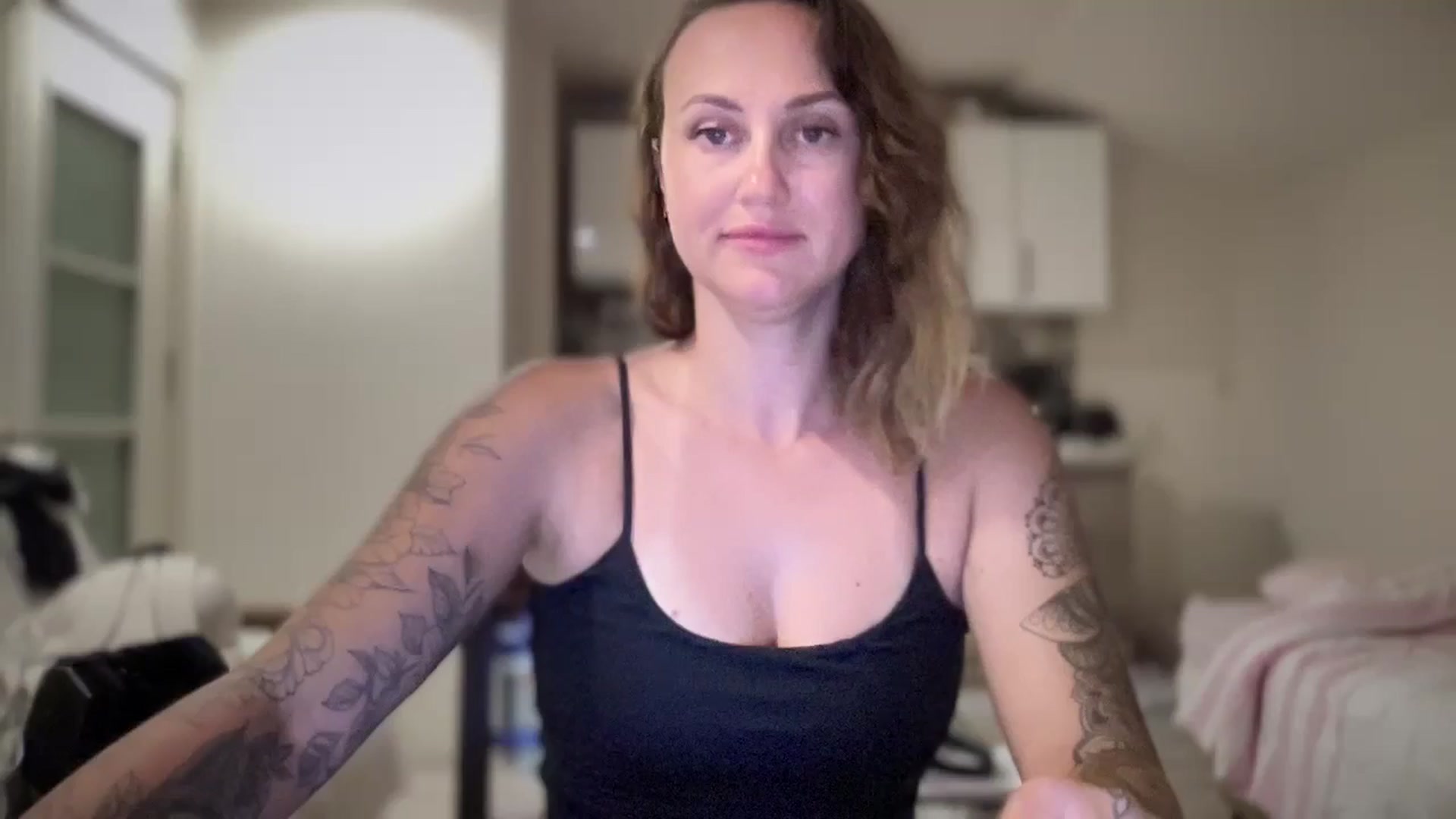 Gallery image thumbnail from Hi_Love's myfreecams stream on, 07/30/2025, 18:26 image 7 of 20