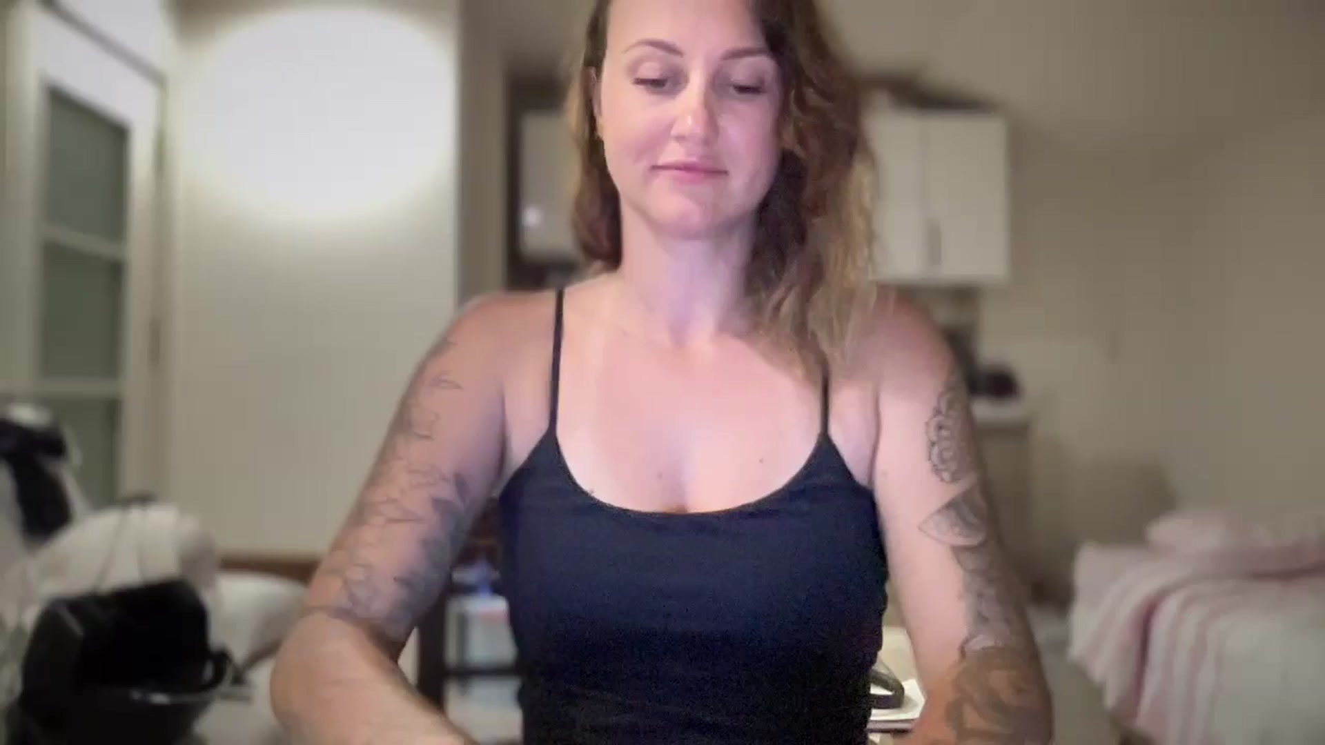 Gallery image thumbnail from Hi_Love's myfreecams stream on, 07/30/2025, 18:26 image 8 of 20