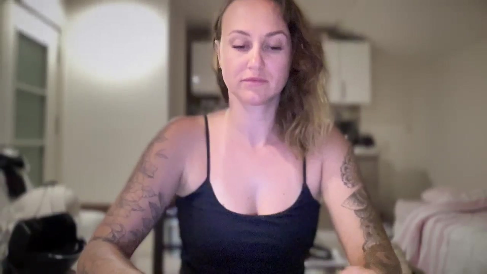 Gallery image thumbnail from Hi_Love's myfreecams stream on, 07/30/2025, 18:26 image 4 of 20