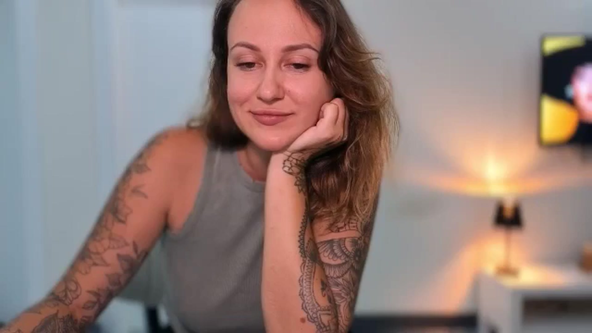 Gallery image thumbnail from Hi_Love's myfreecams stream on, 08/12/2025, 19:49 image 15 of 20
