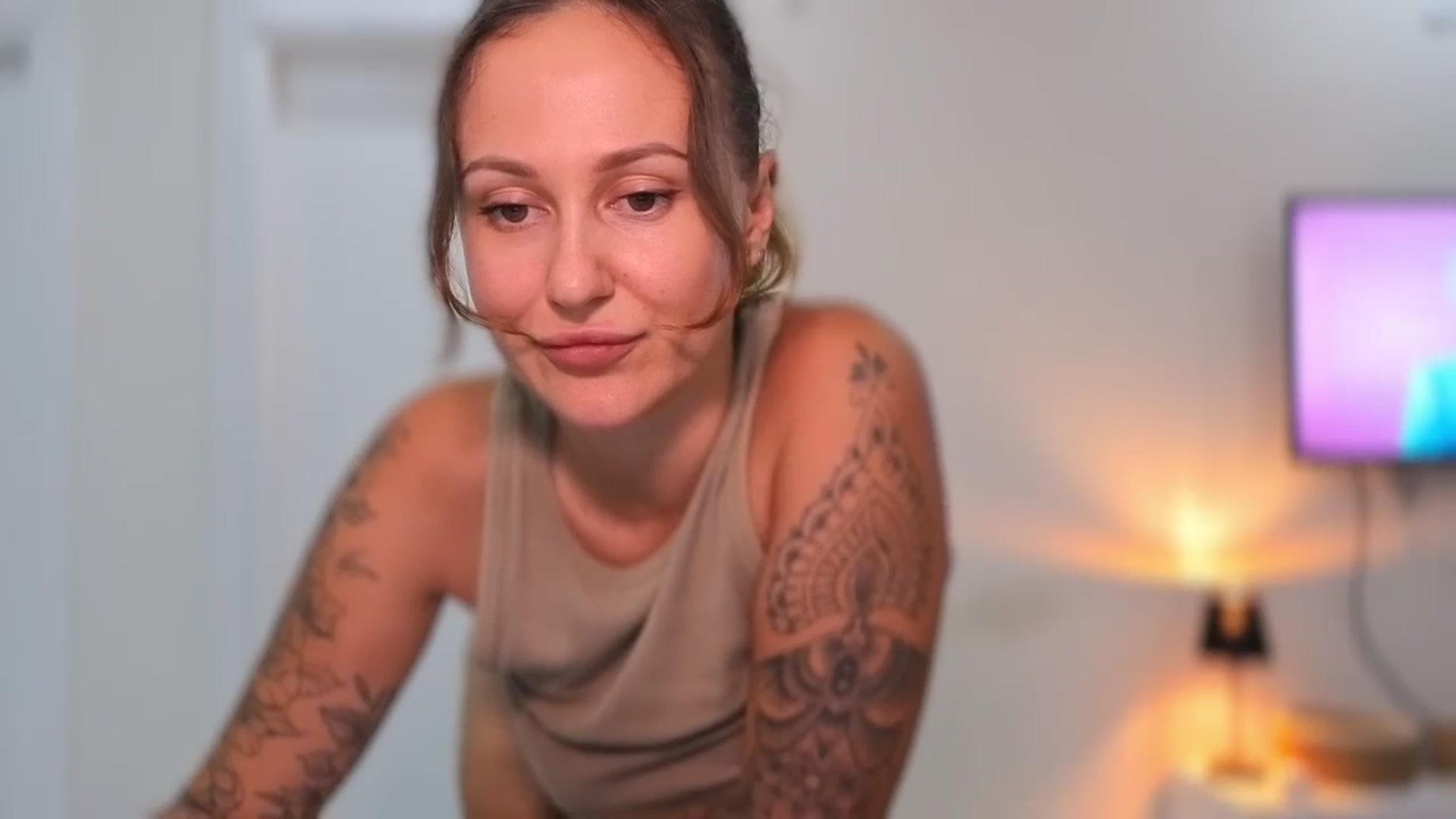 Gallery image thumbnail from Hi_Love's myfreecams stream on, 08/23/2025, 20:36 image 7 of 20