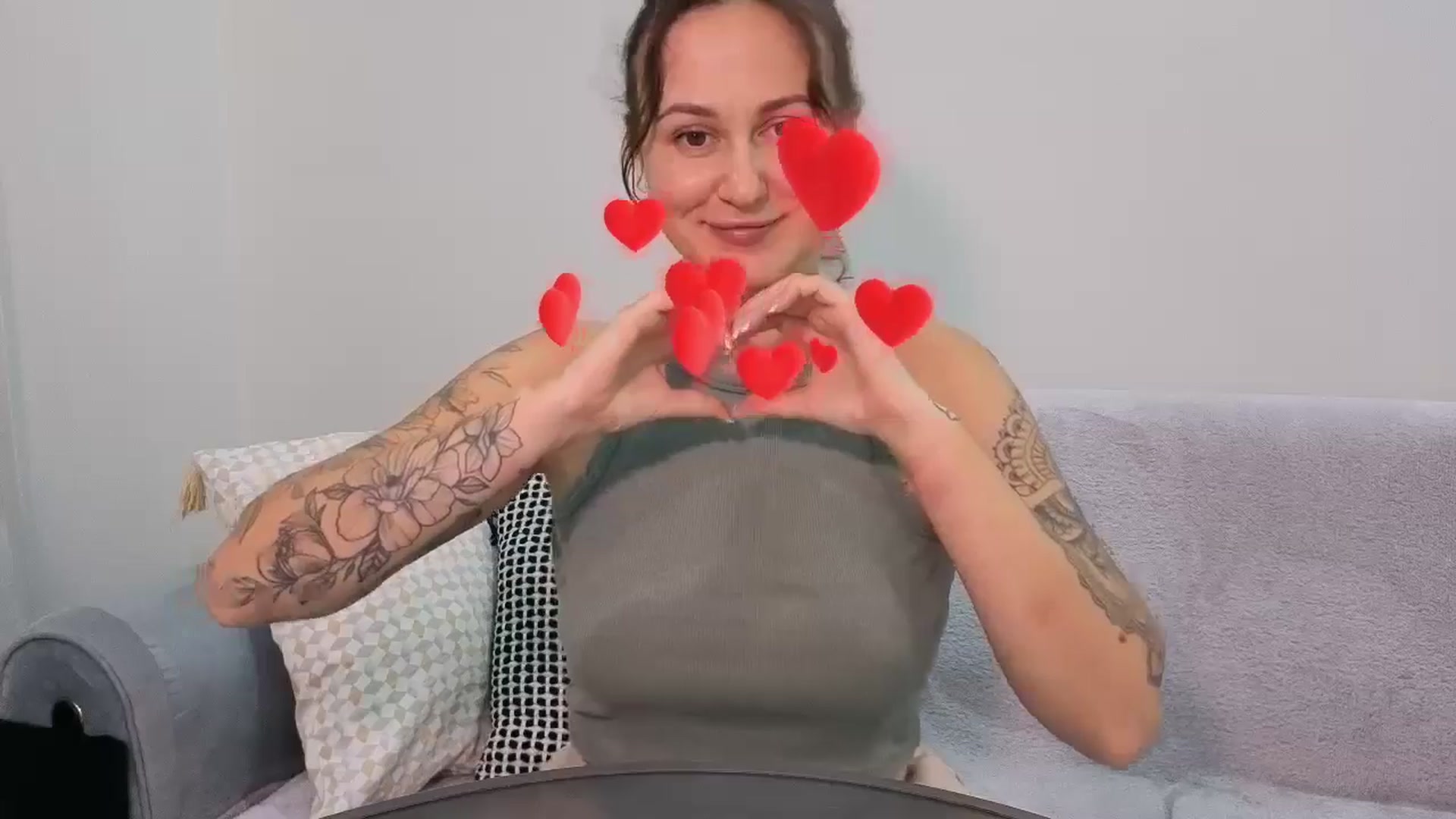 Gallery image thumbnail from Hi_Love's myfreecams stream on, 10/26/2025, 18:43 image 3 of 20