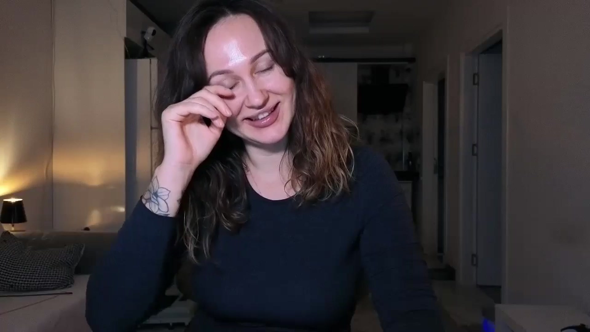 Gallery image thumbnail from Hi_Love's myfreecams stream on, 01/13/2026, 21:34 image 17 of 20