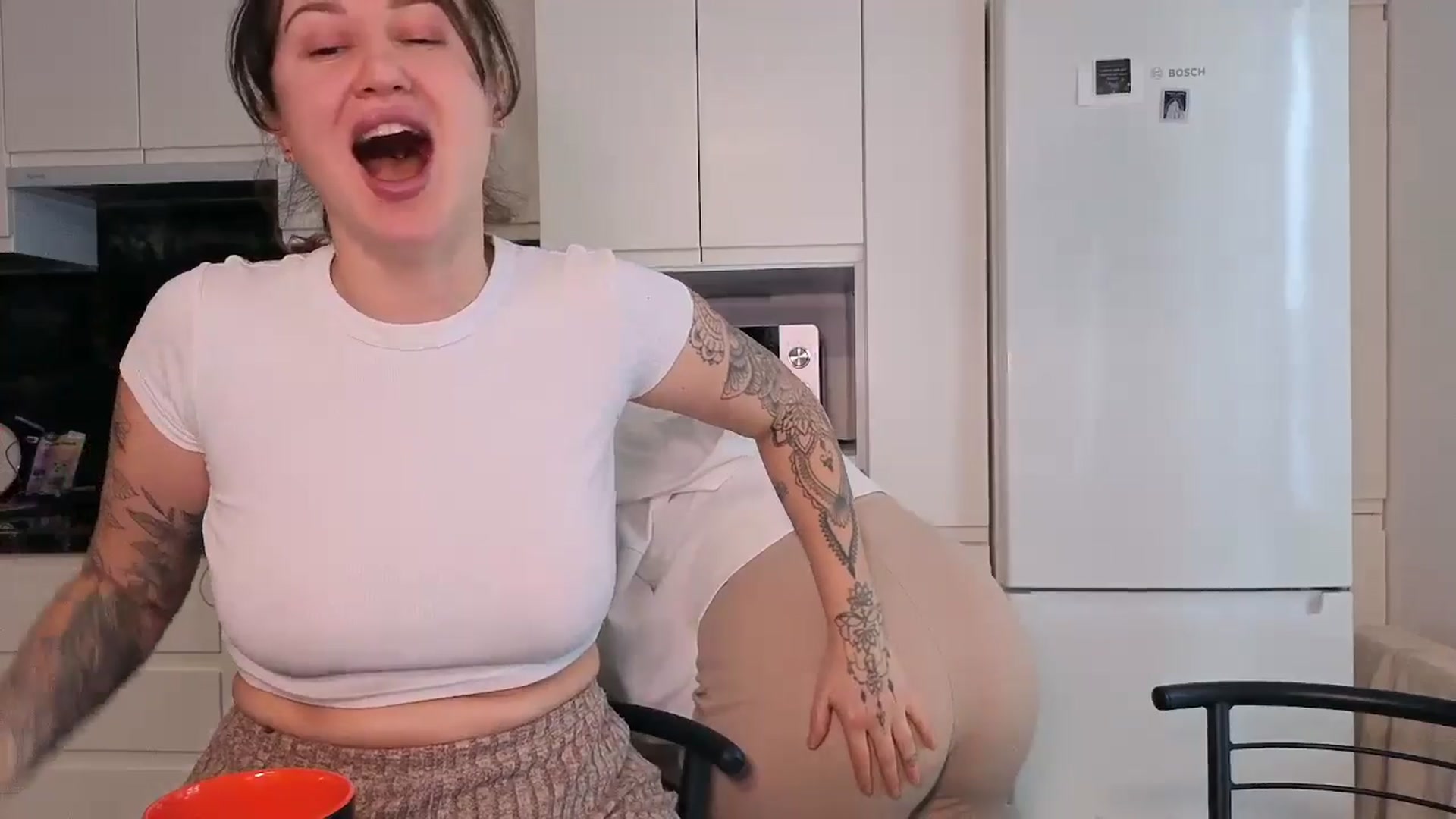 Gallery image thumbnail from Hi_Love's myfreecams stream on, 02/03/2026, 14:04 image 13 of 20