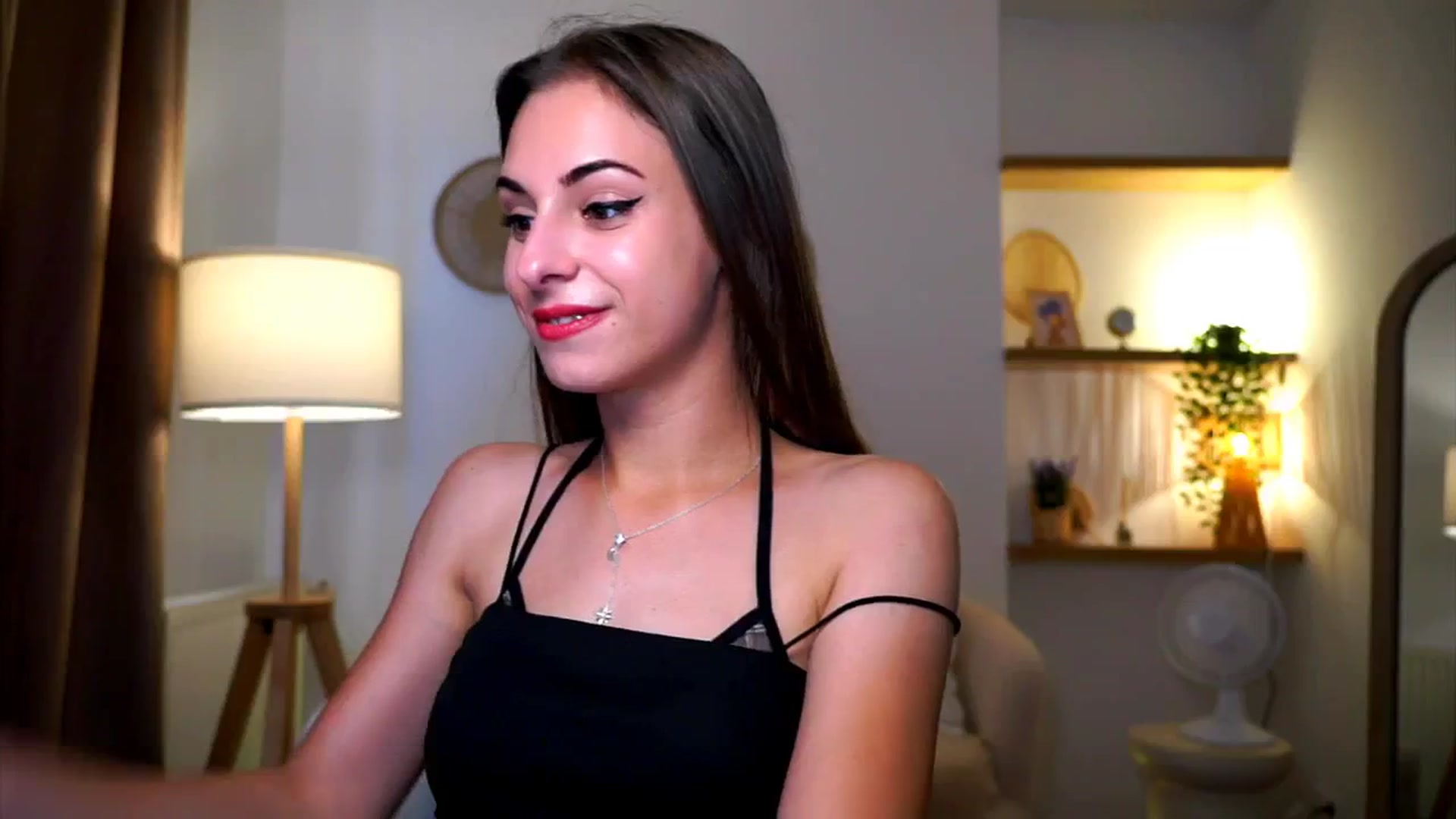Gallery image thumbnail from Hidden_Gem_'s myfreecams stream on, 08/03/2024, 18:17 image 8 of 20