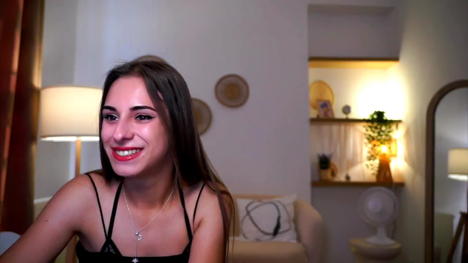 Gallery image thumbnail from Hidden_Gem_'s myfreecams stream on, 08/03/2024, 18:17 image 3 of 20