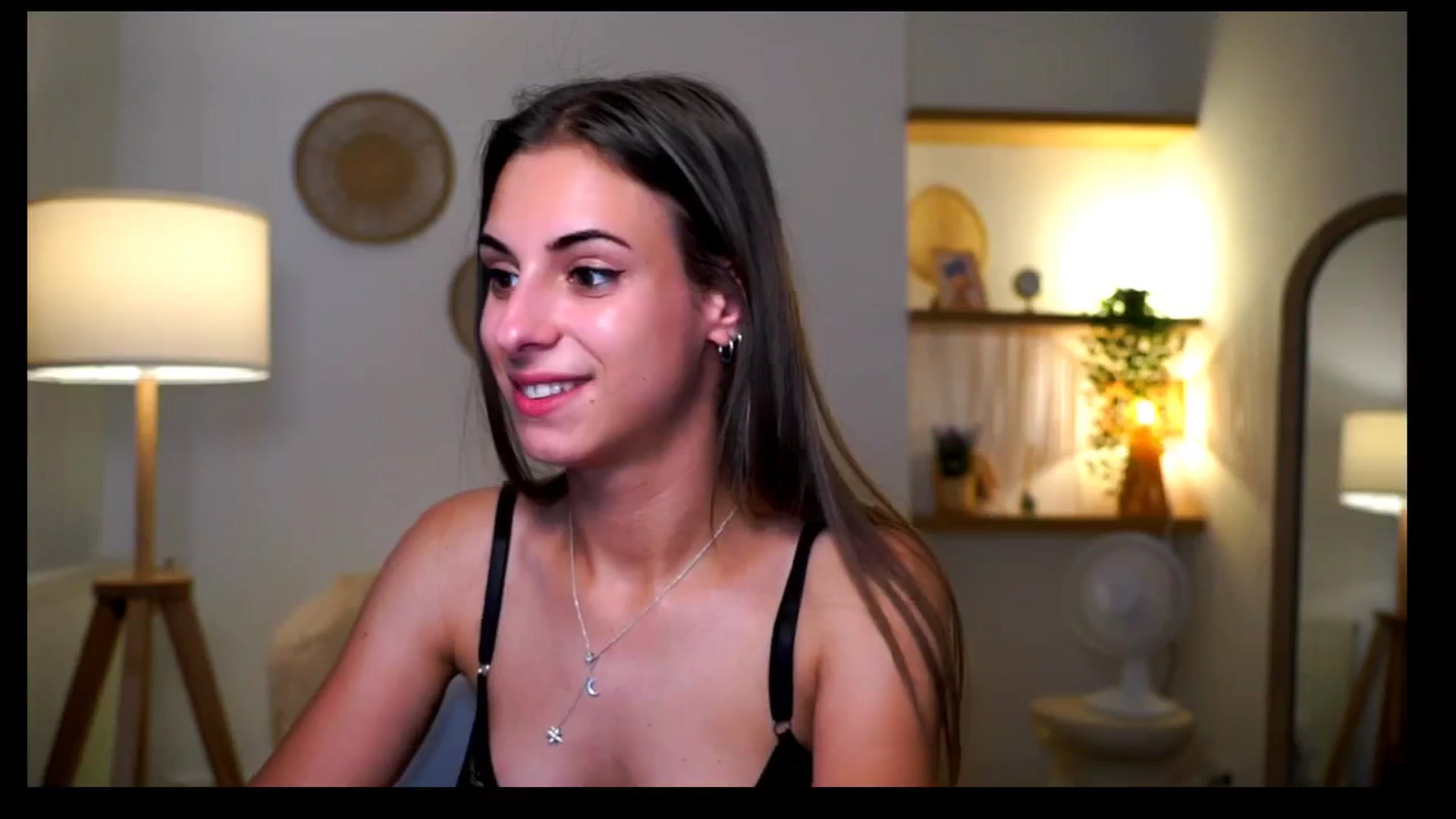 Gallery image thumbnail from Hidden_Gem_'s myfreecams stream on, 08/04/2024, 17:06 image 20 of 20