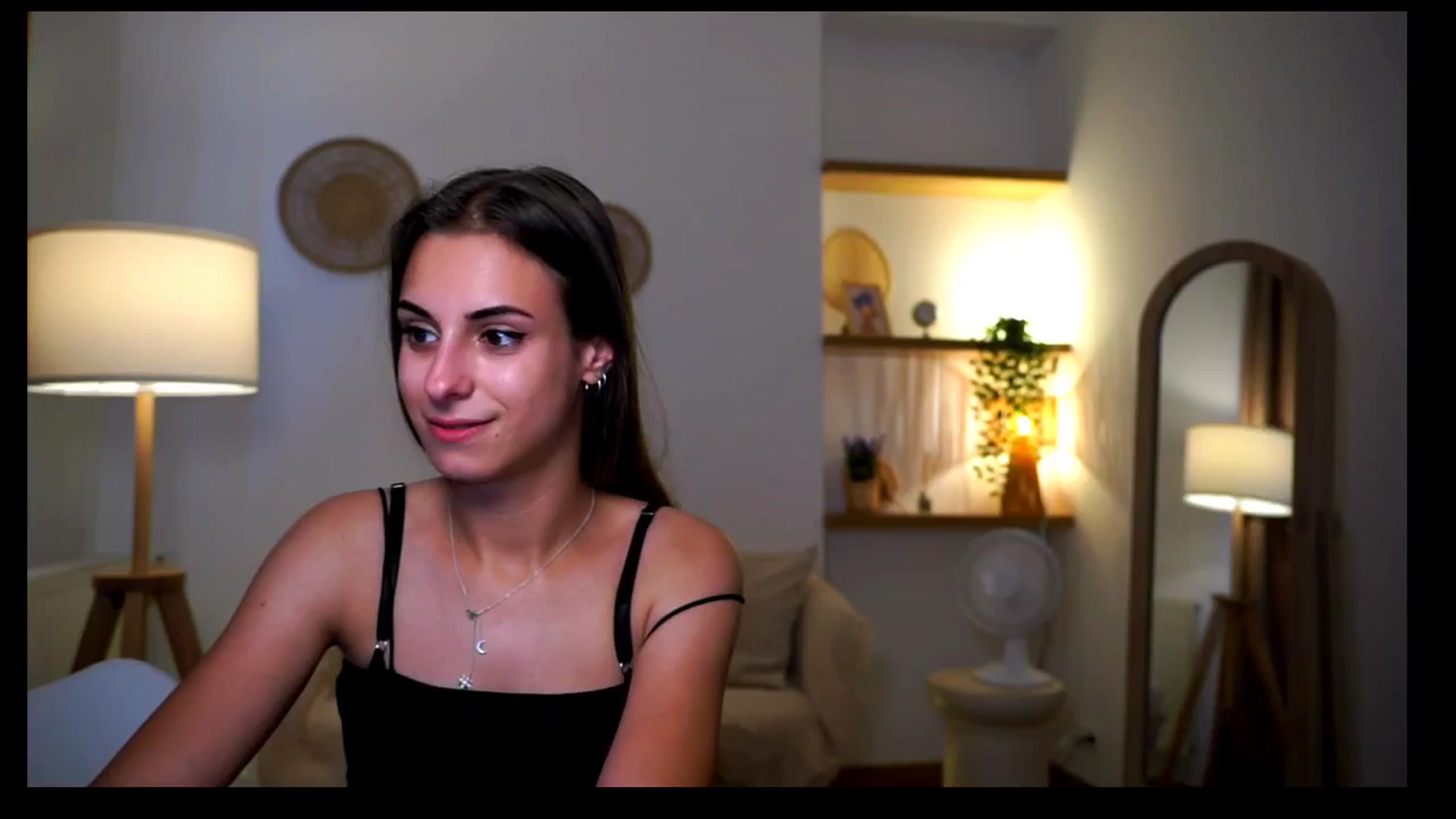 Gallery image thumbnail from Hidden_Gem_'s myfreecams stream on, 08/04/2024, 17:06 image 7 of 20