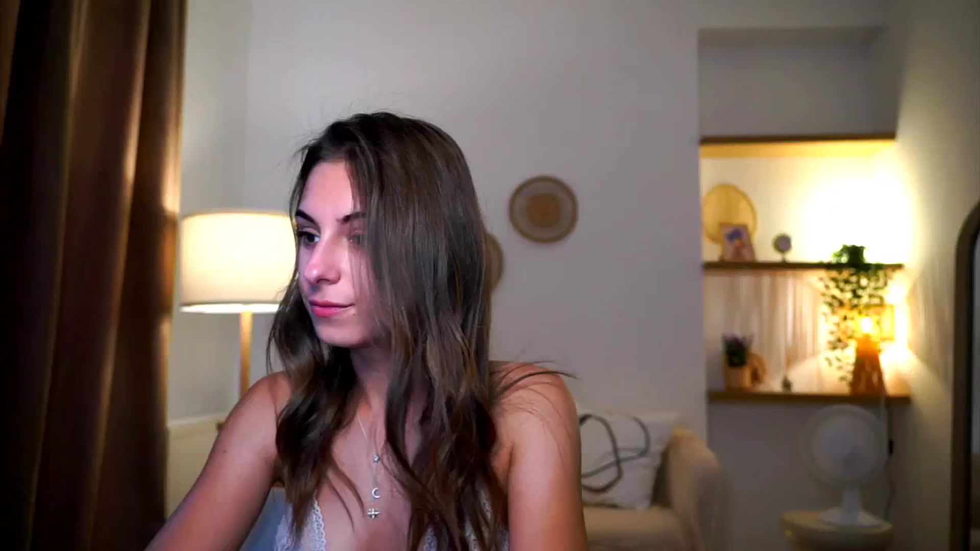 Gallery image thumbnail from Hidden_Gem_'s myfreecams stream on, 08/07/2024, 18:41 image 1 of 20